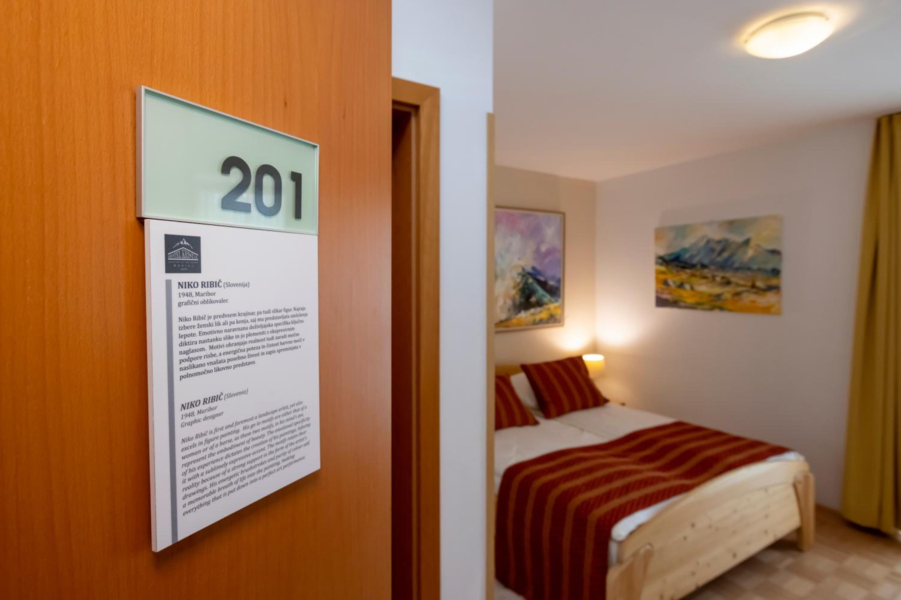Triple Room with Balcony - Photo 12