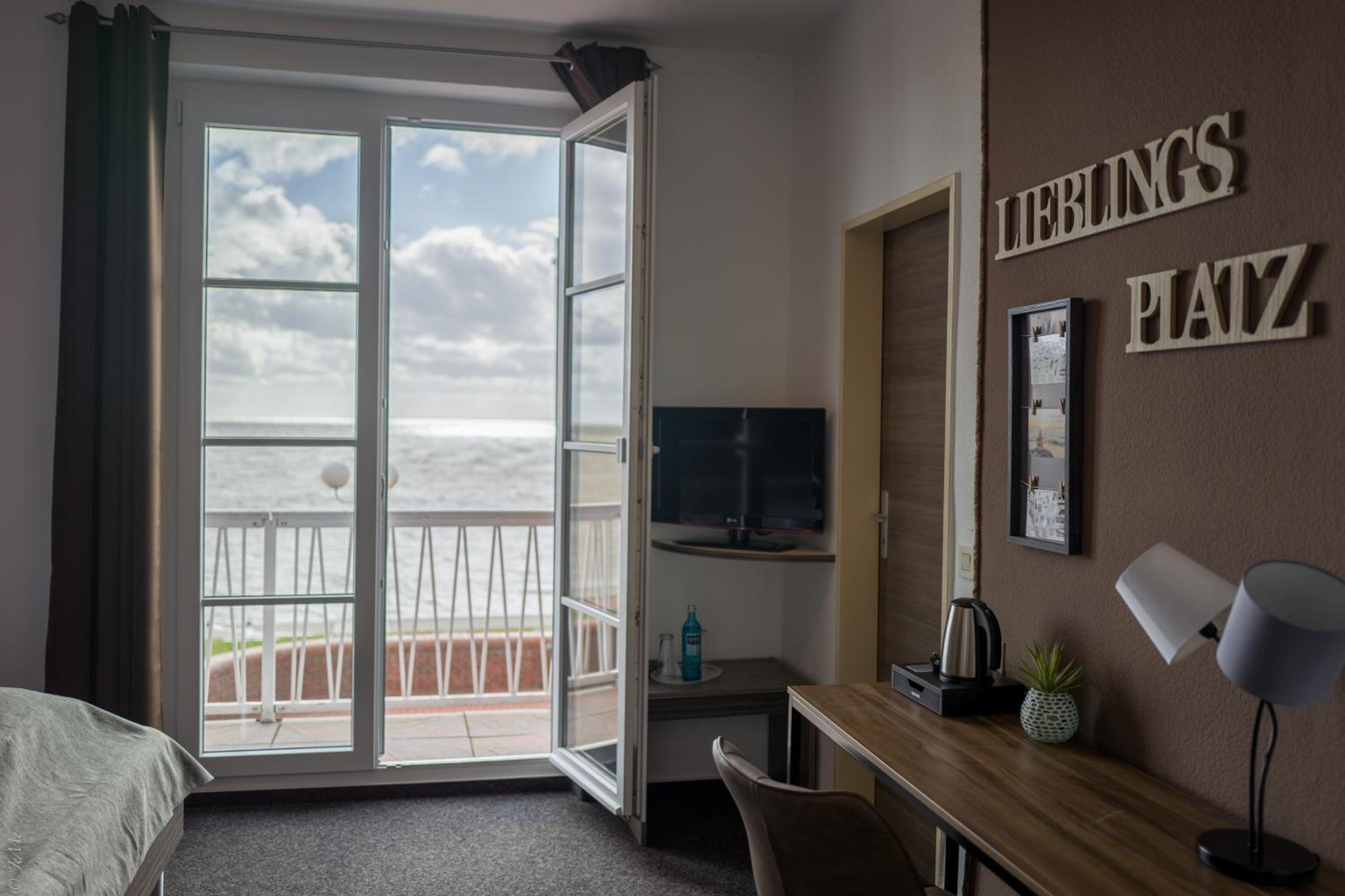 Double Room with Balcony and Sea View