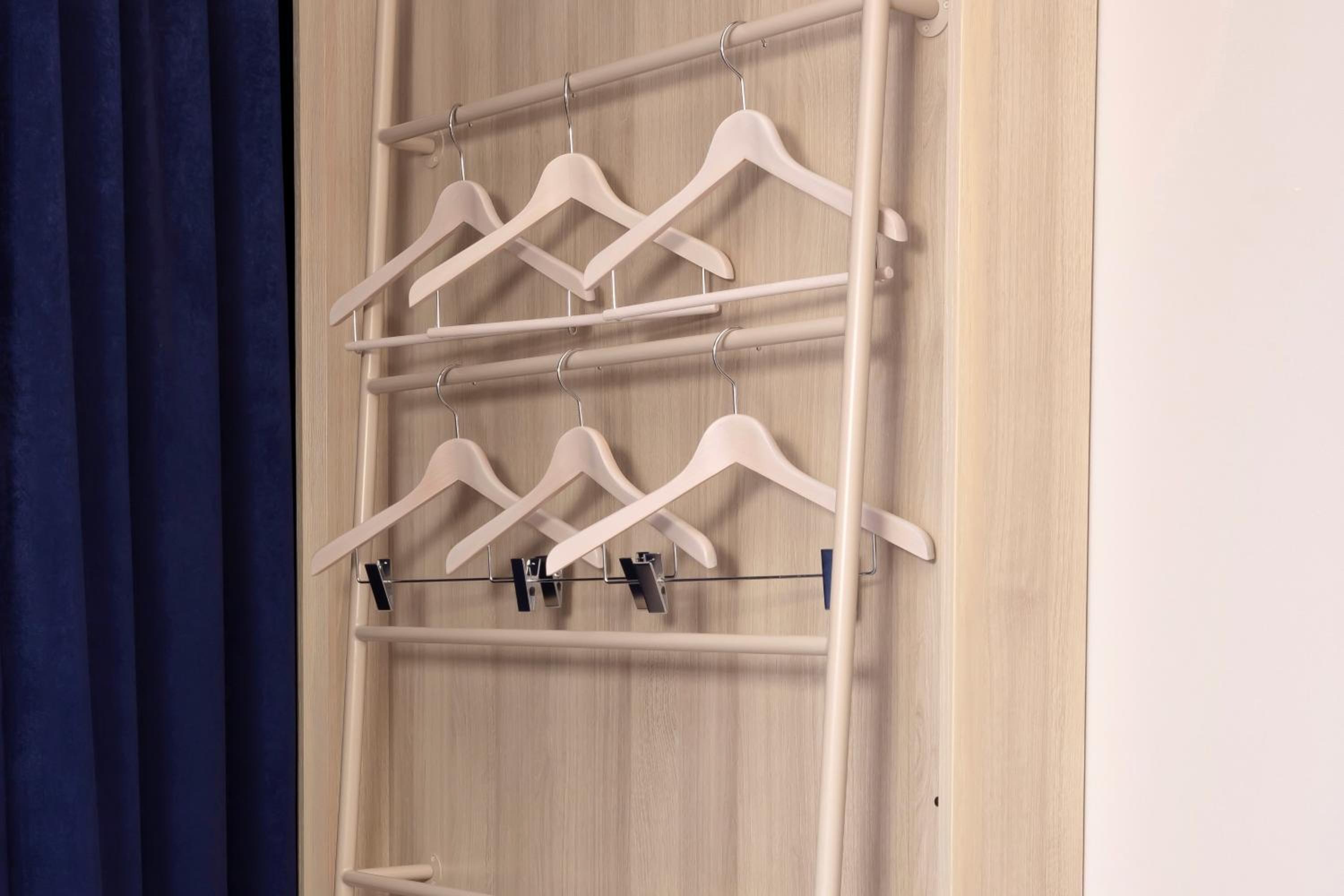 Superior Twin Room - Non-Smoking - Photo 2