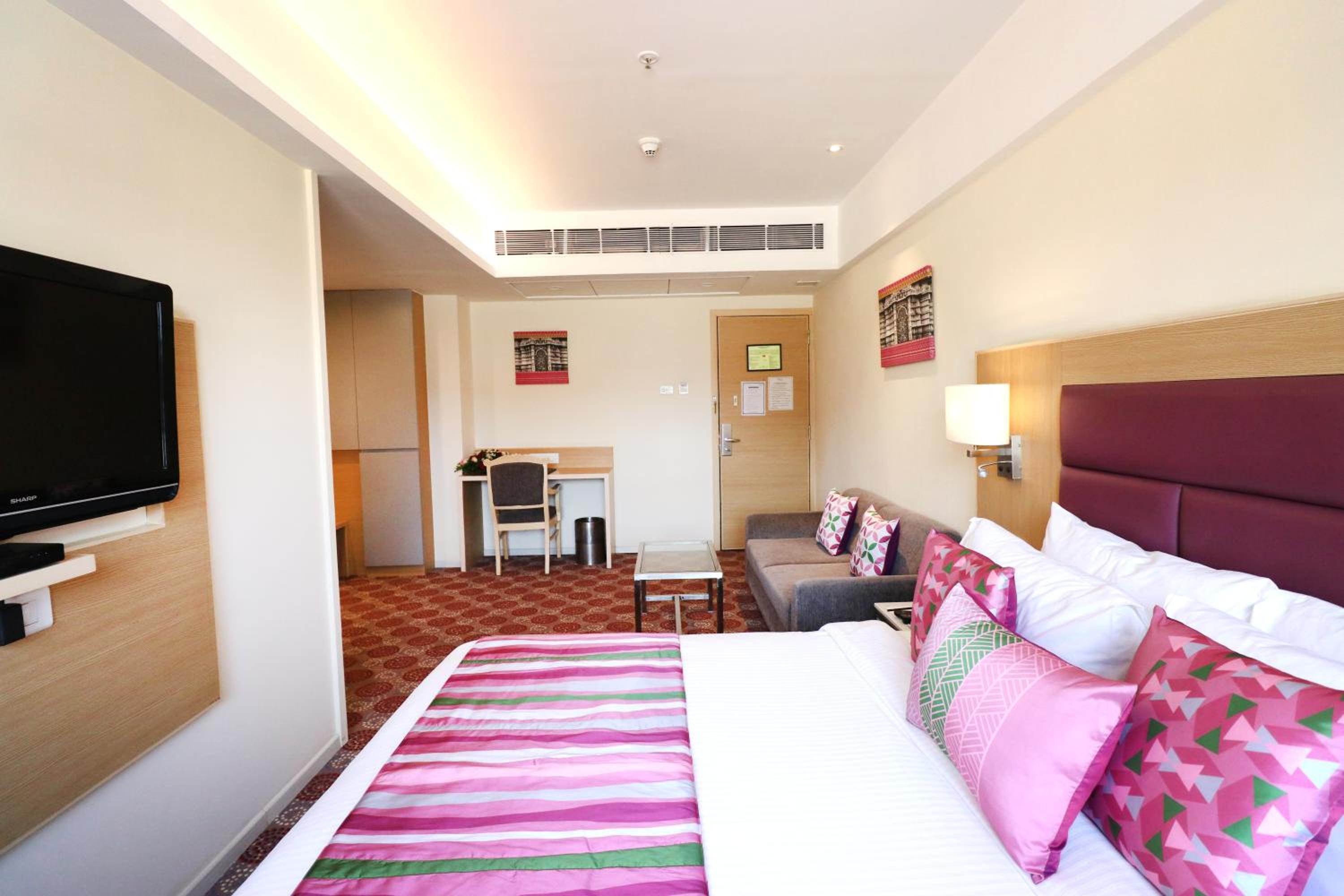 Fortune Club Room - Photo 8