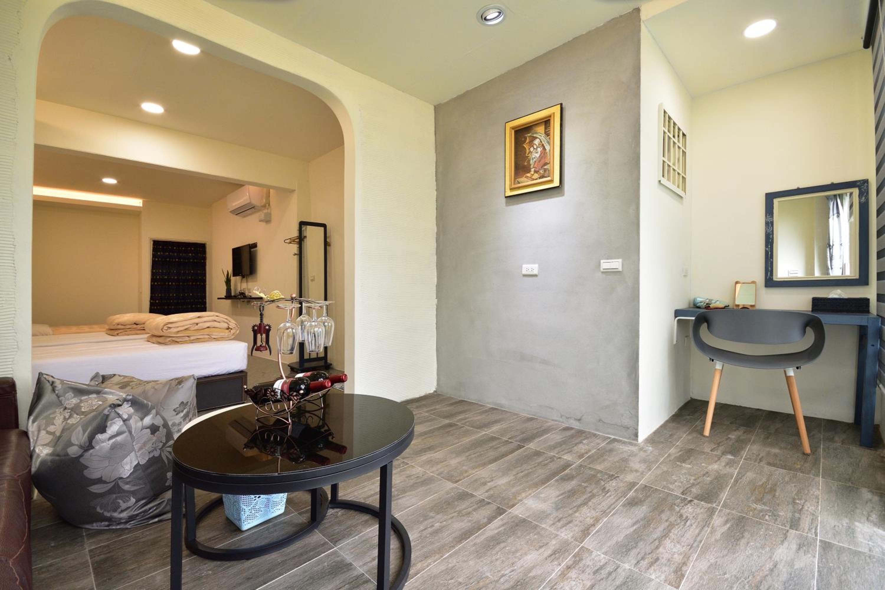 Family Room With Private Bathroom photo 3