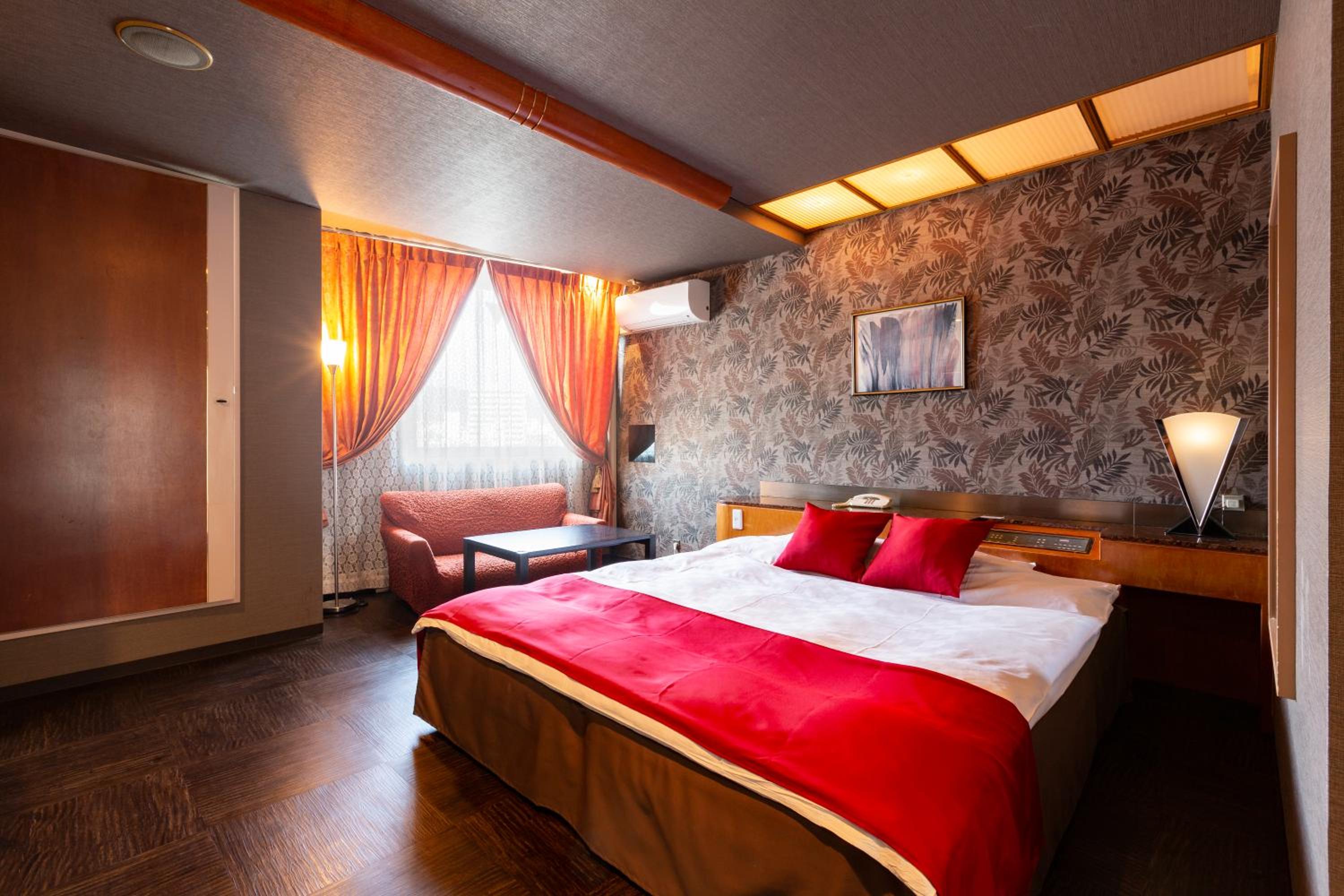 Large Double Room - Photo 13