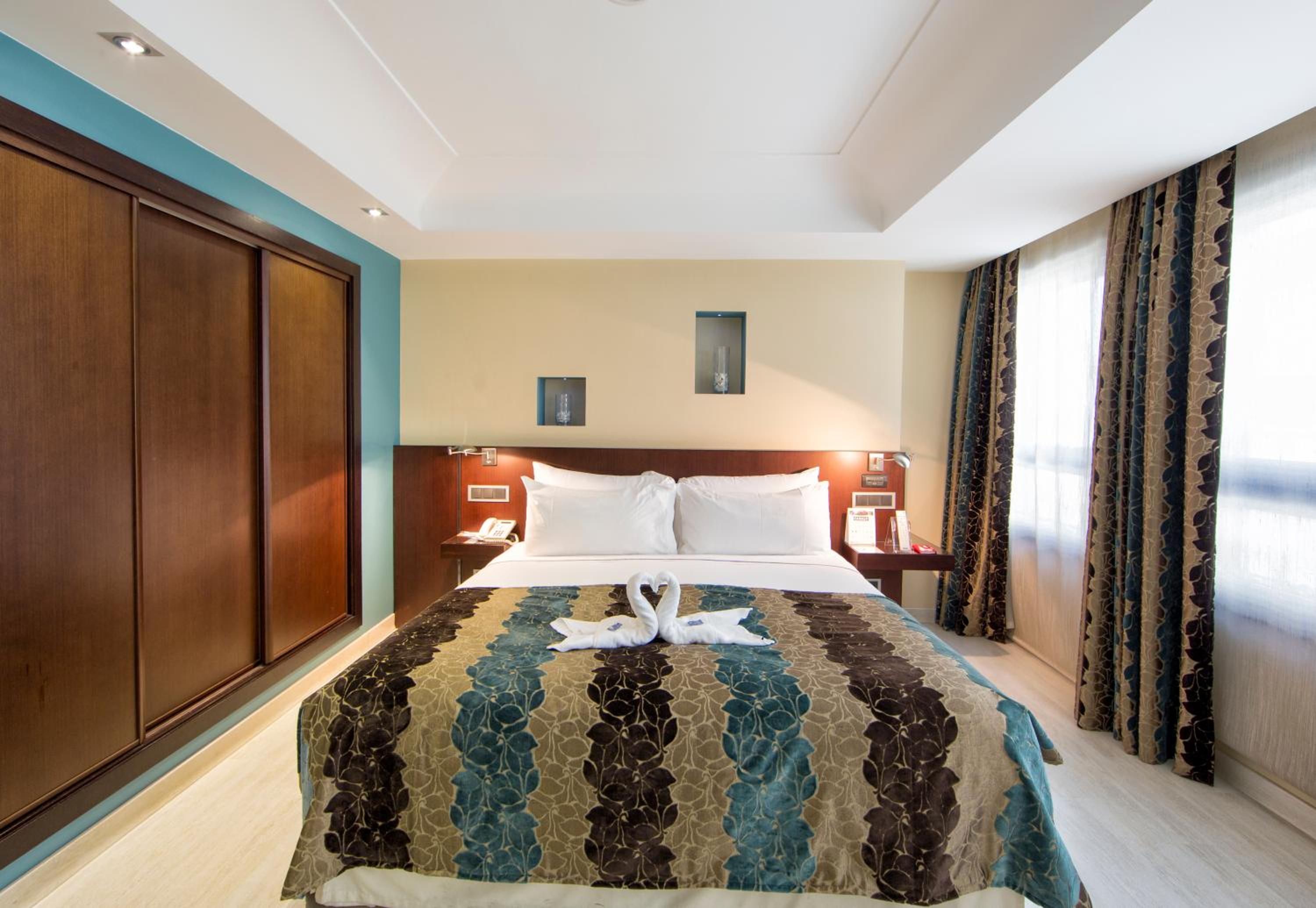 Suite - Photo 10