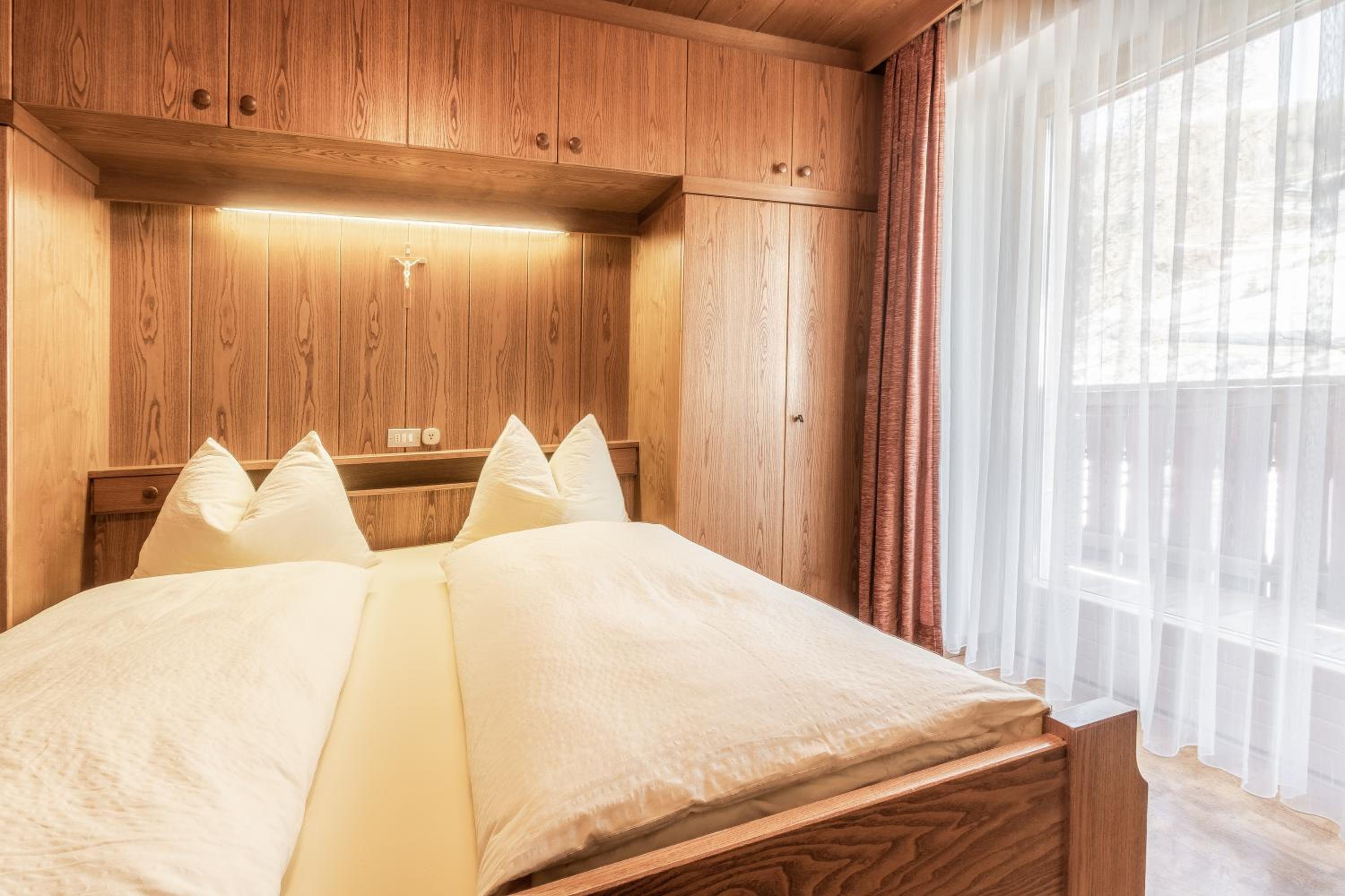 Double Room with Balcony - Photo 7