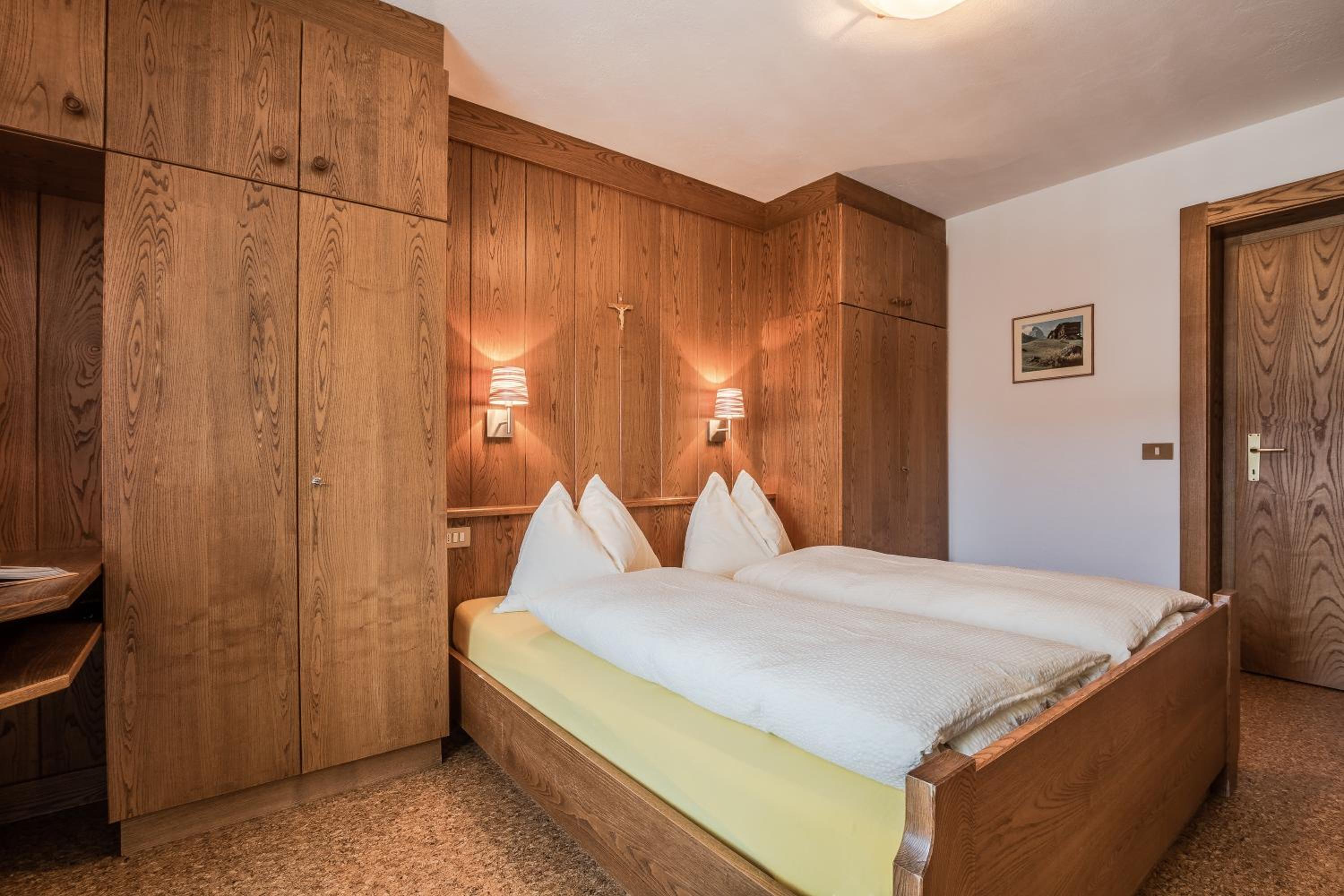 Double Room with Balcony - Photo 3