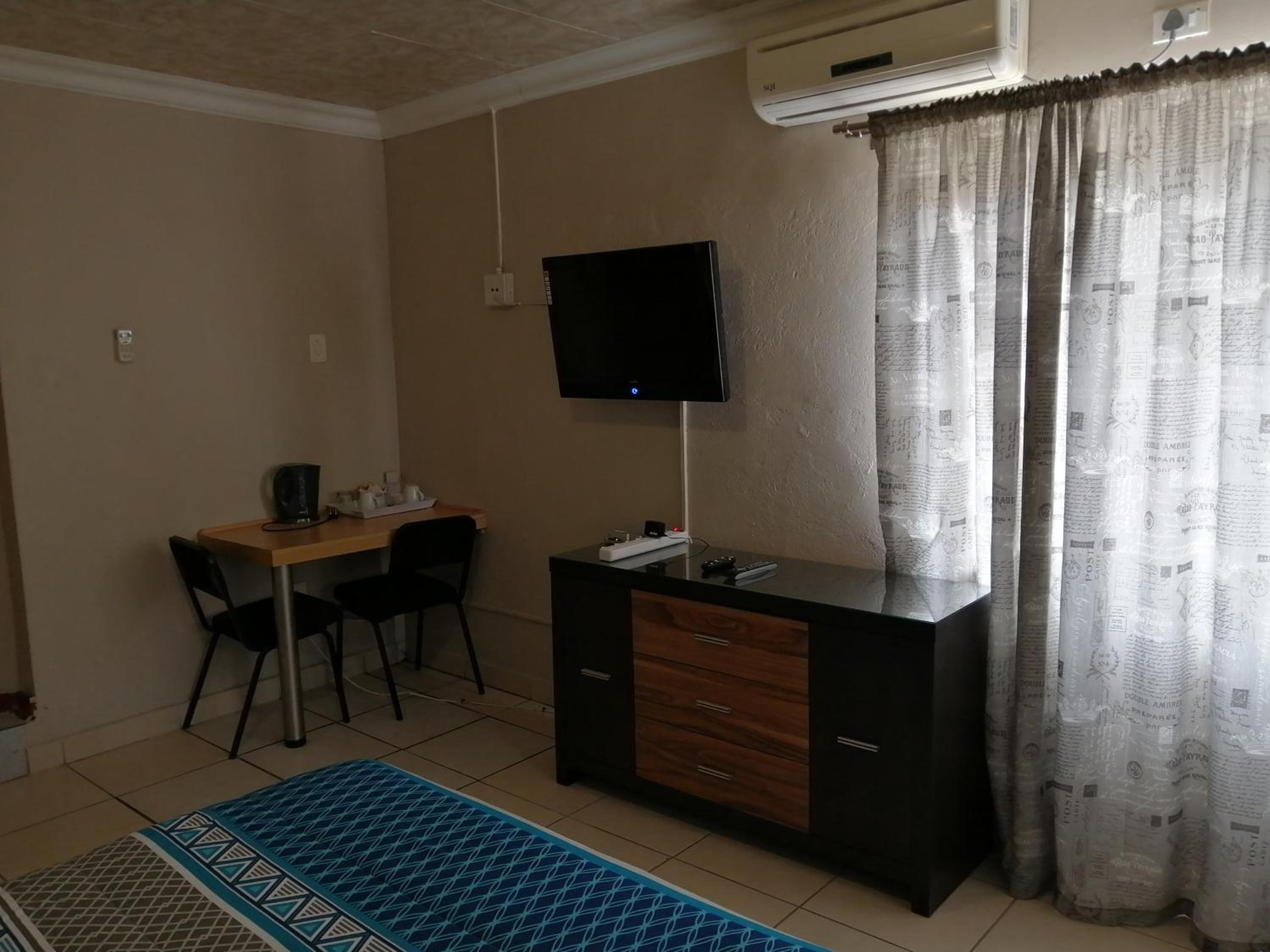 Double Room - Photo 2