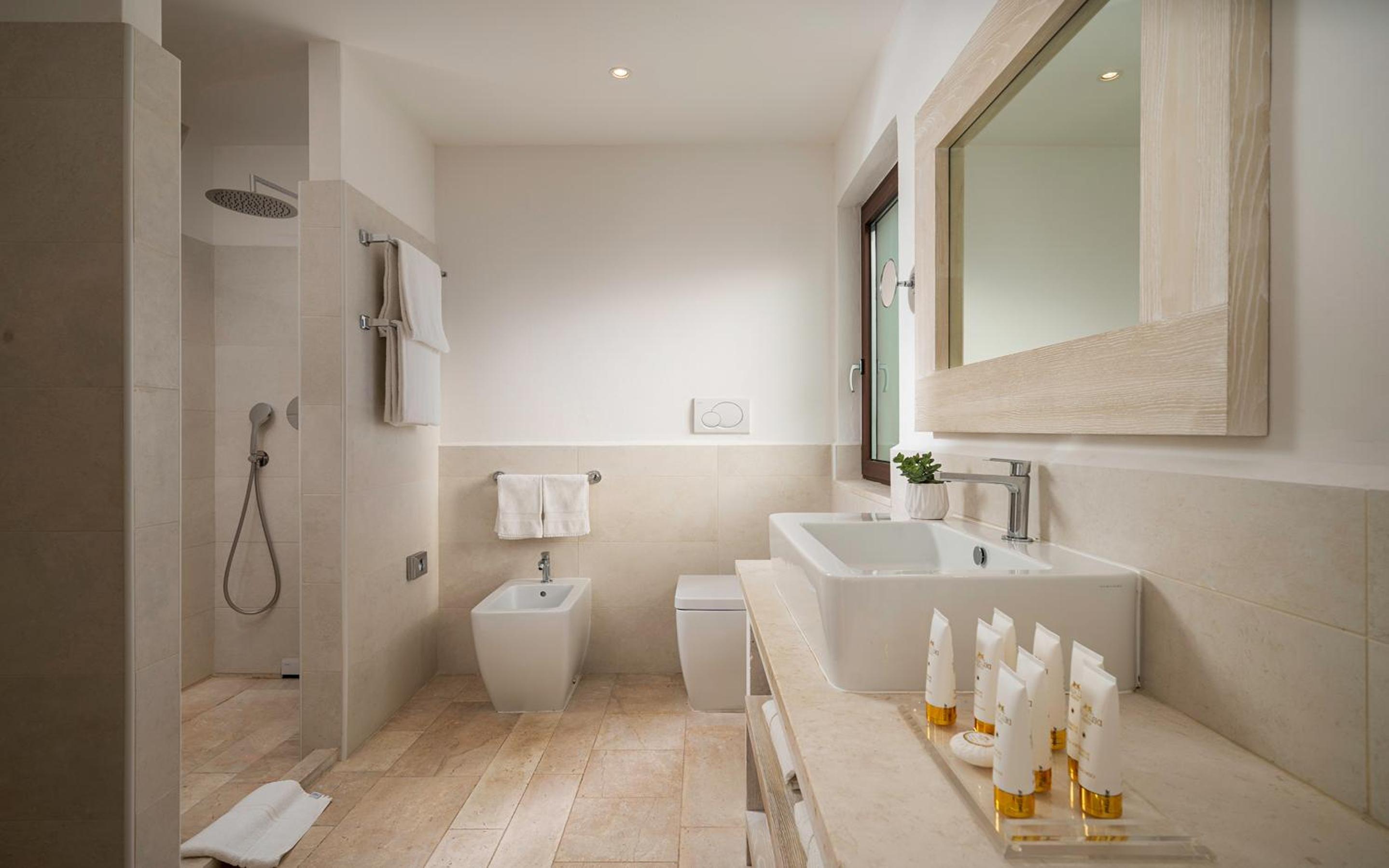 Junior Suite with Sea View - Photo 6