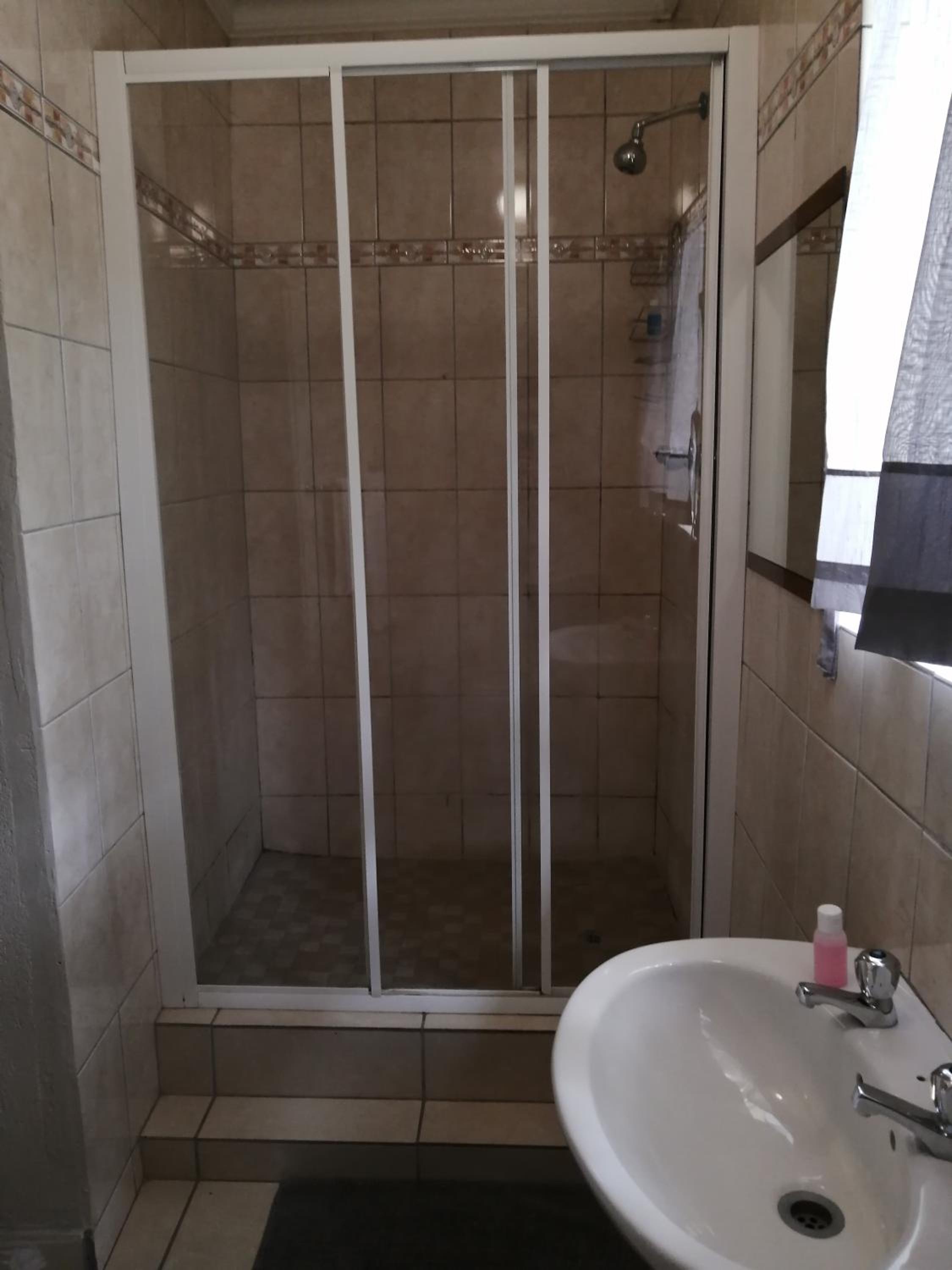 Double Room - Photo 4