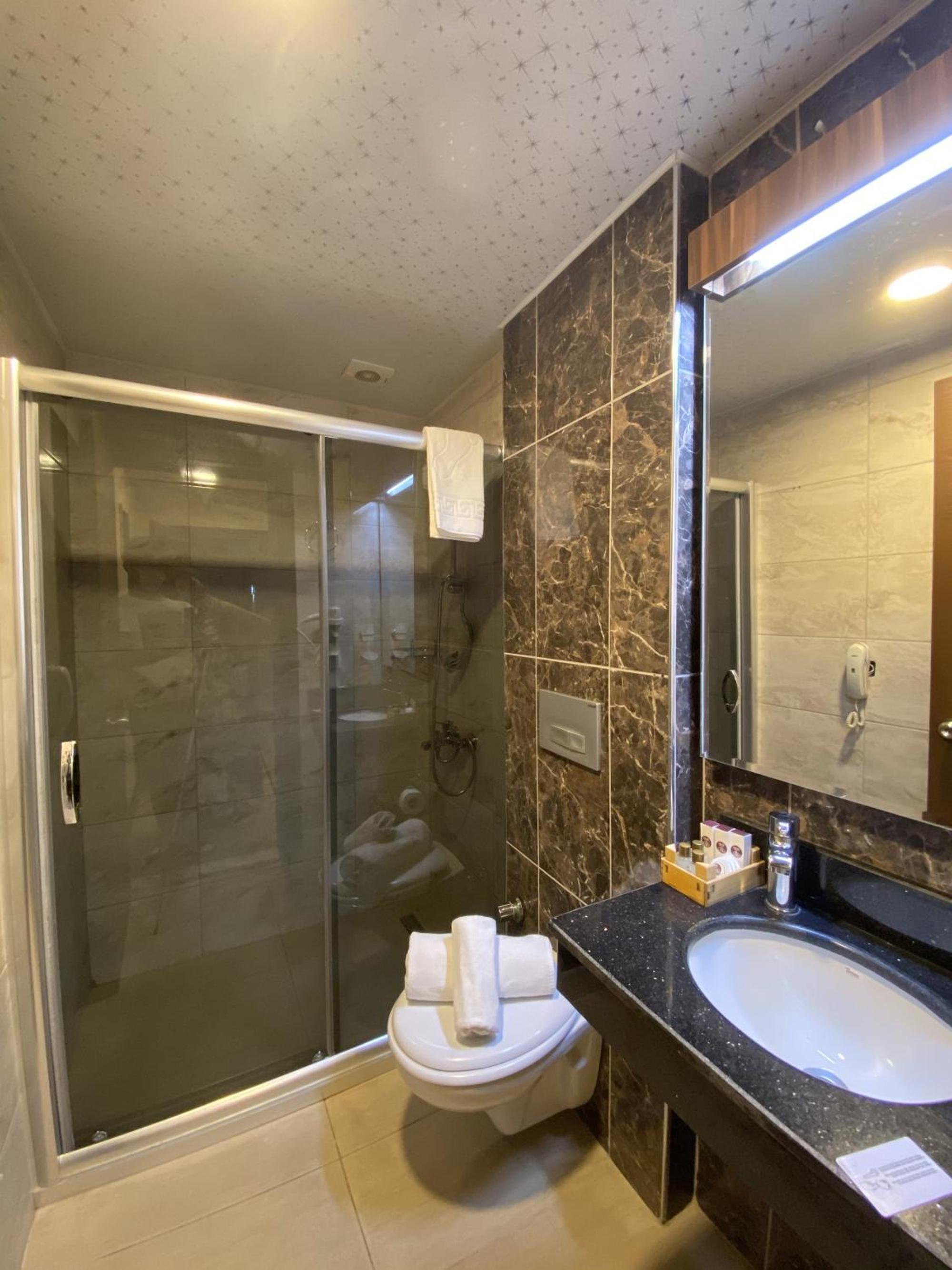 Standard Double Room - Photo 6