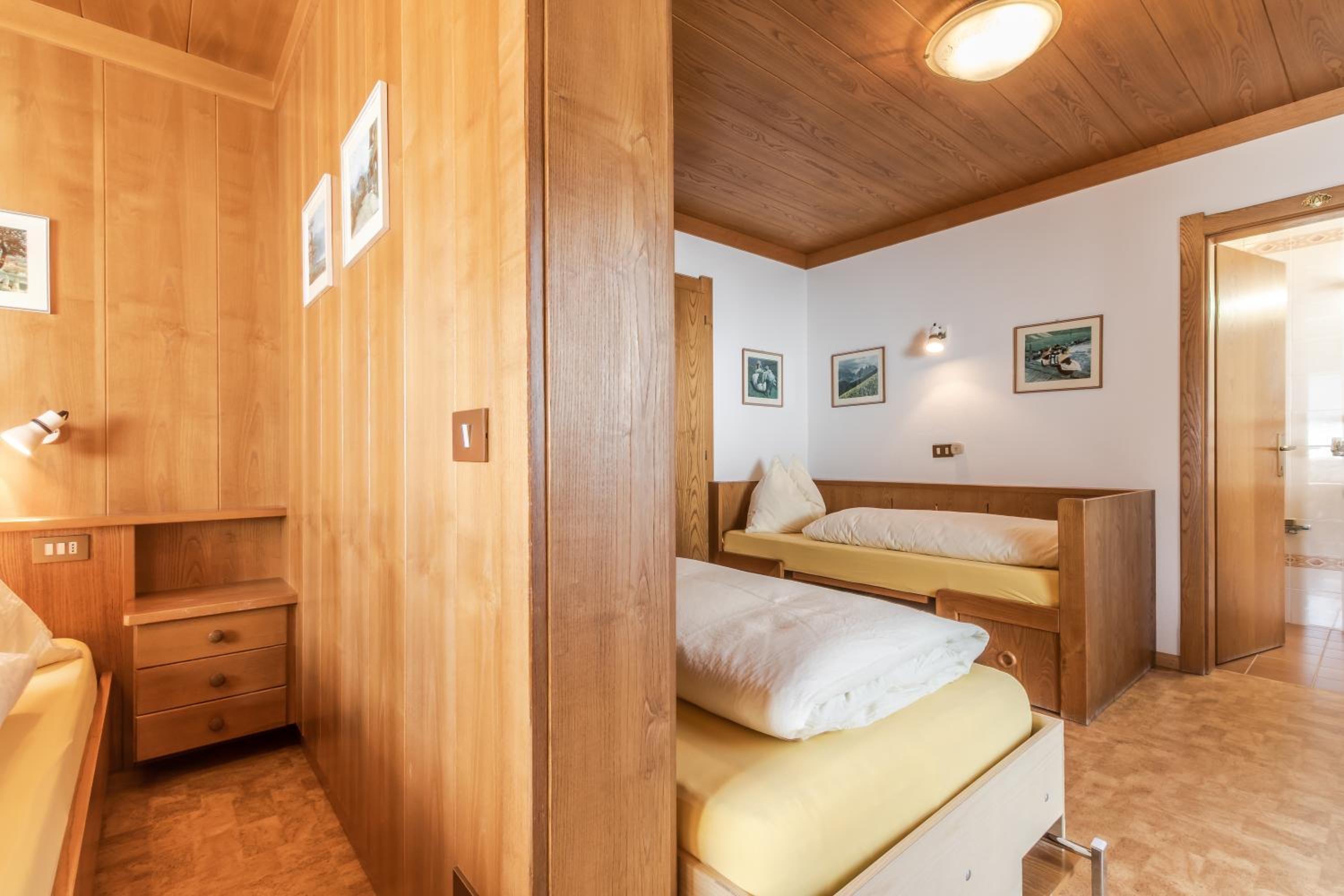 Quadruple Room with Balcony photo 3
