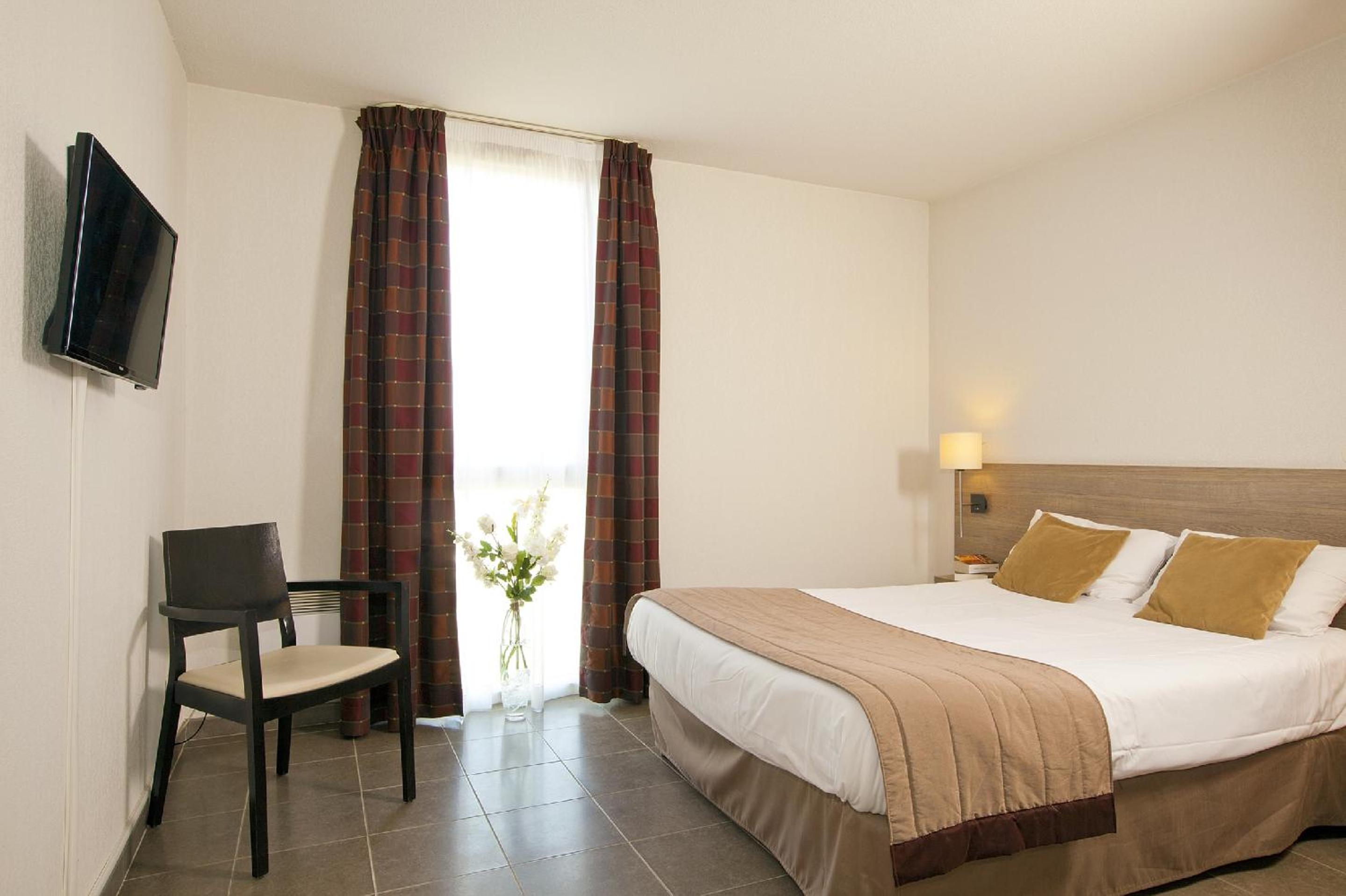 Studio with Double Bed photo 2