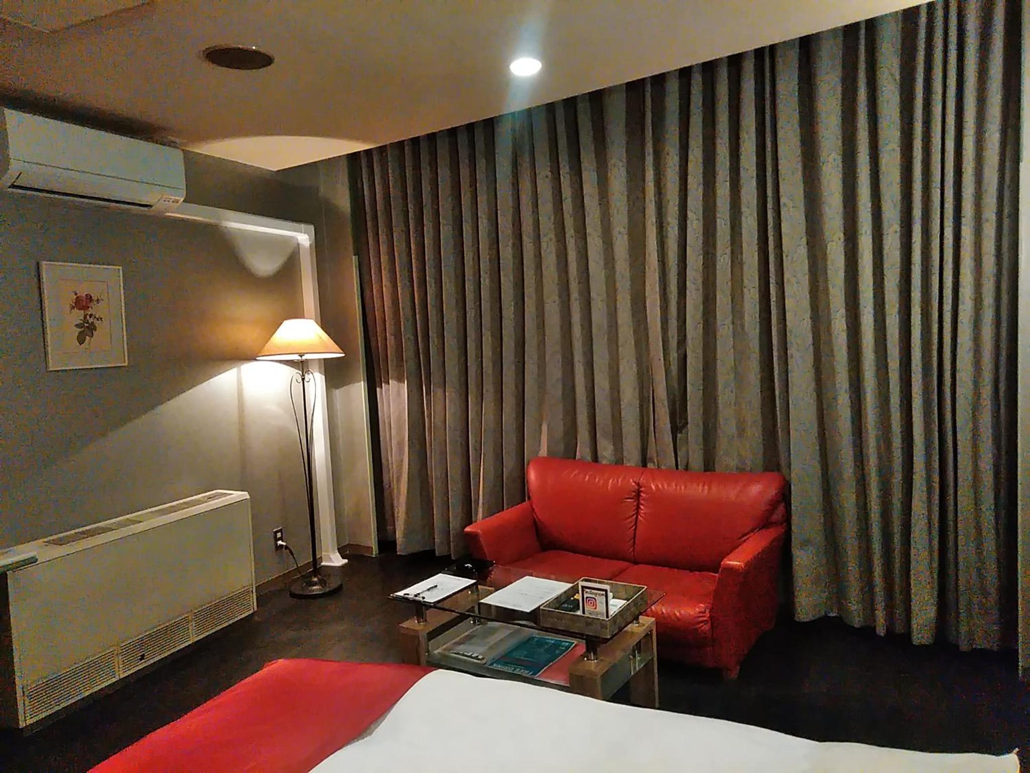 Large Double Room - Photo 7