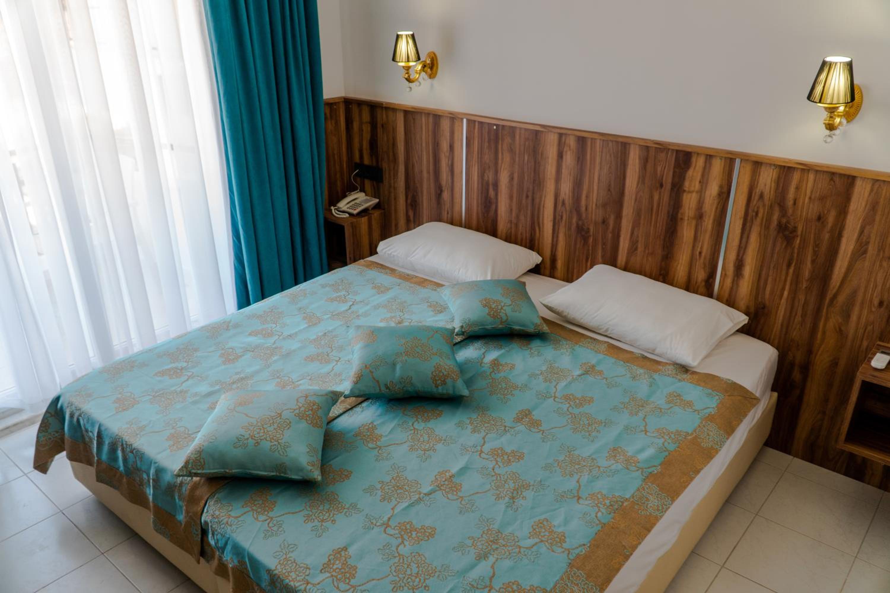 Standard Double Room - Photo 5
