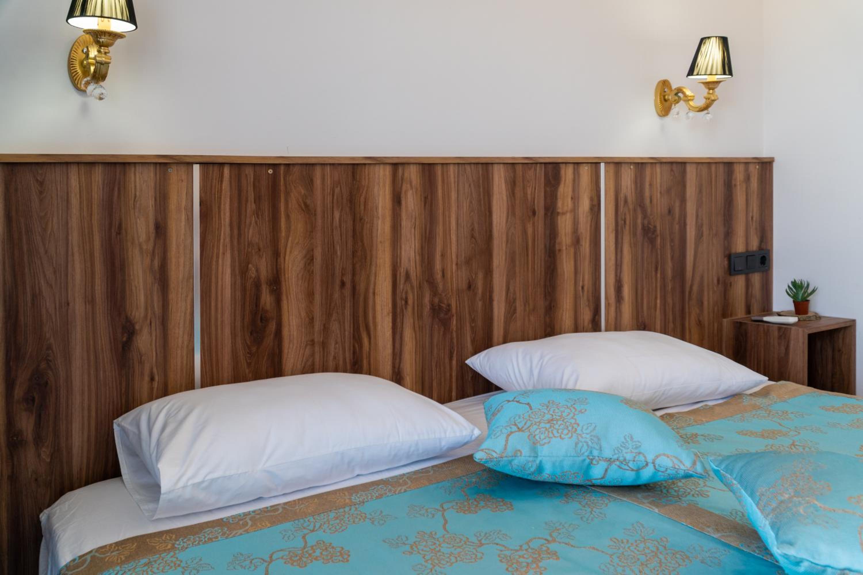 Standard Double Room - Photo 6