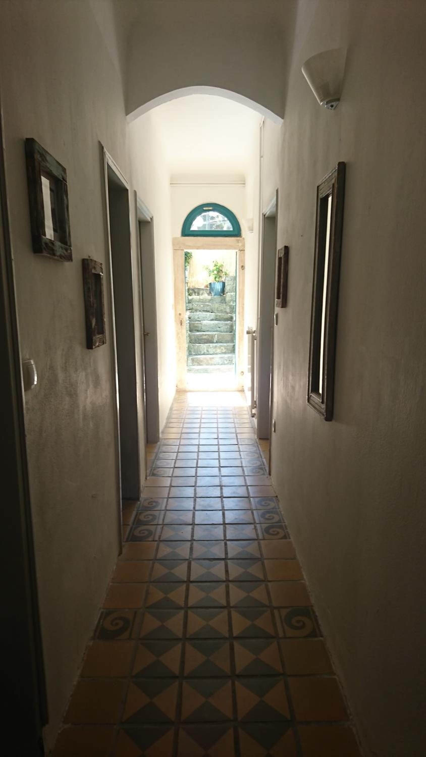 One-Bedroom Apartment - Photo 6