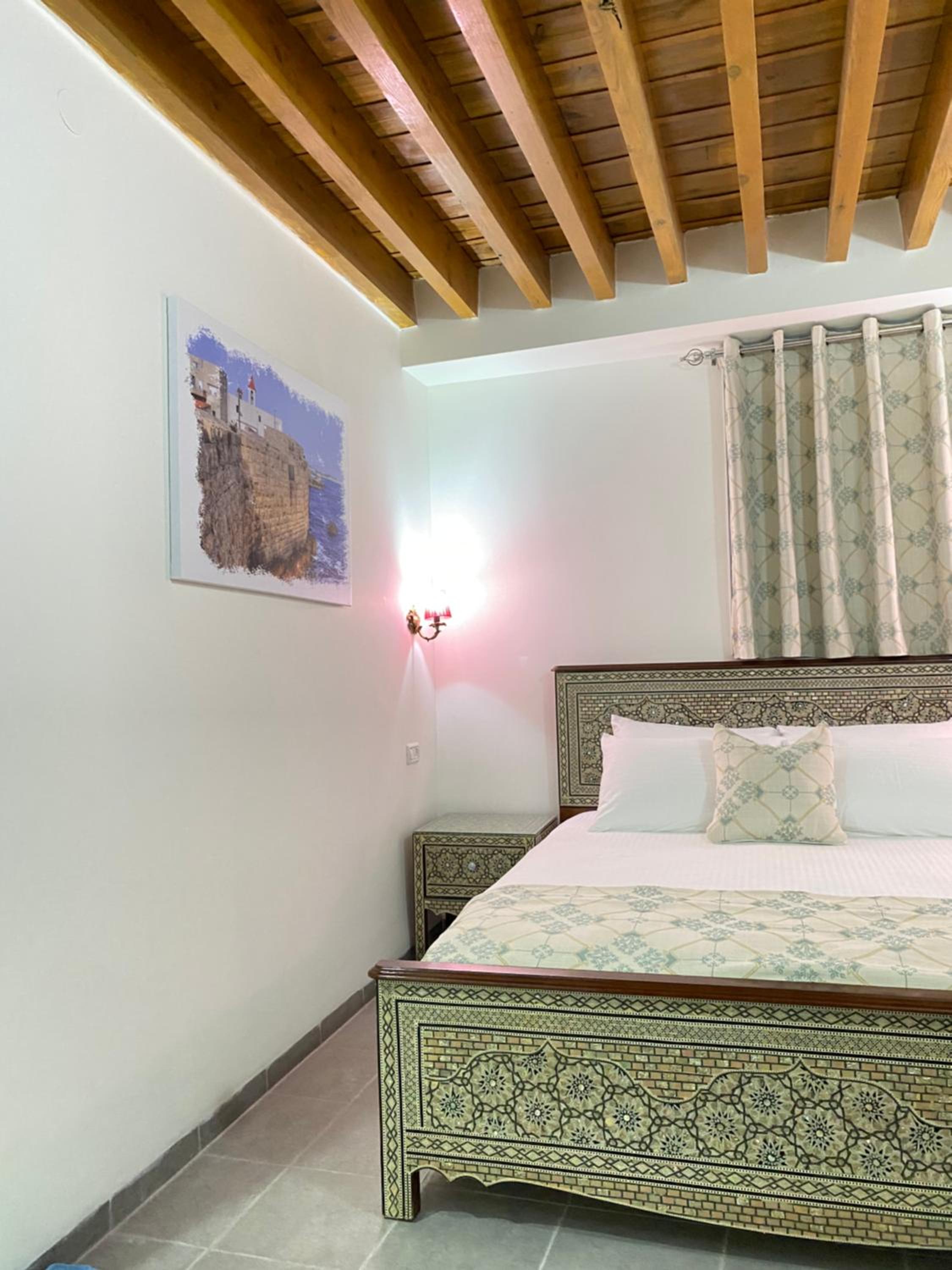 Deluxe Room (2 Adults + 1 Child)