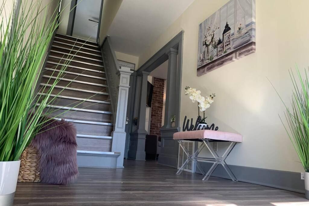 Five-Bedroom House photo 1
