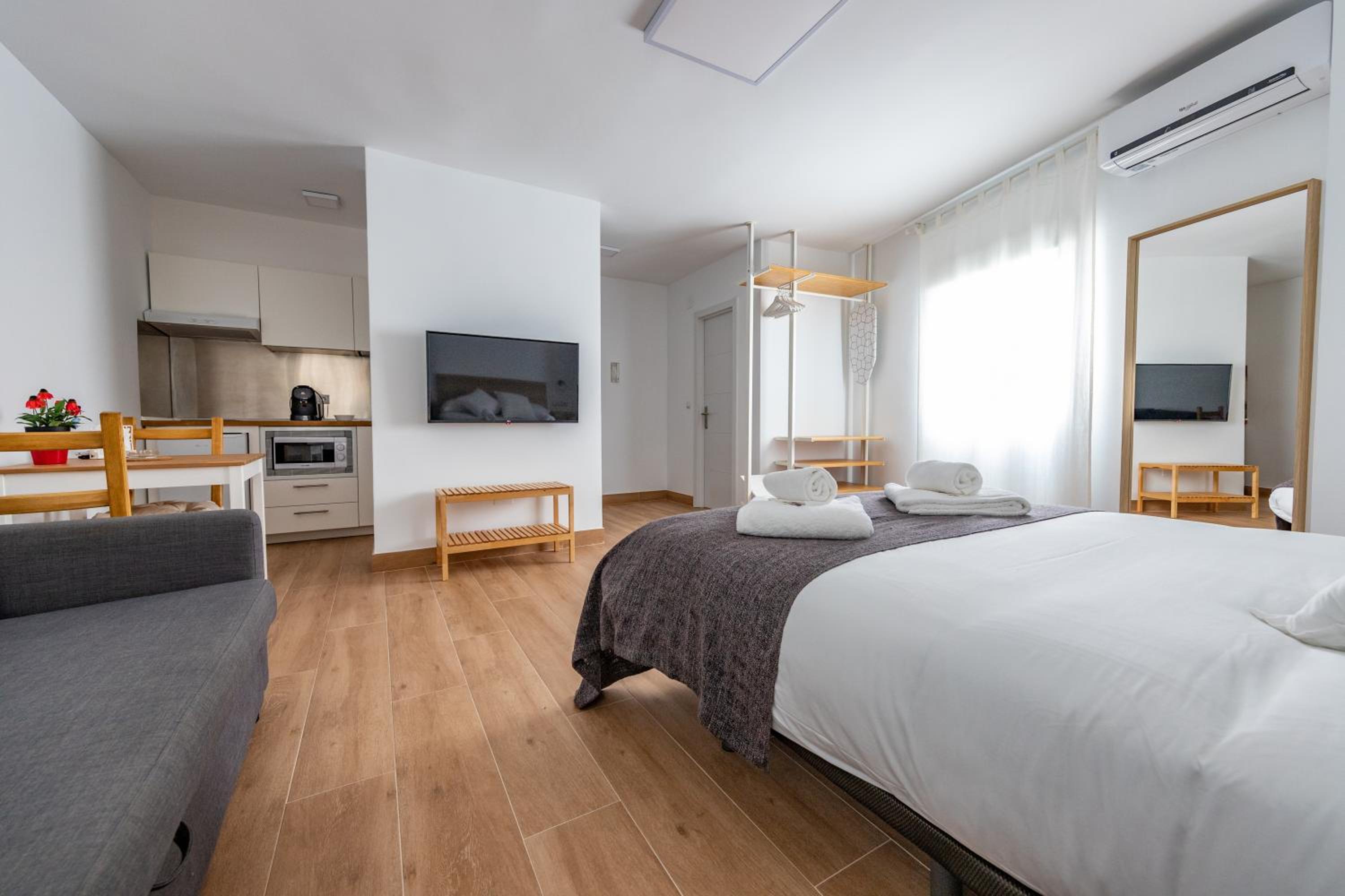 Estudio con sofá cama