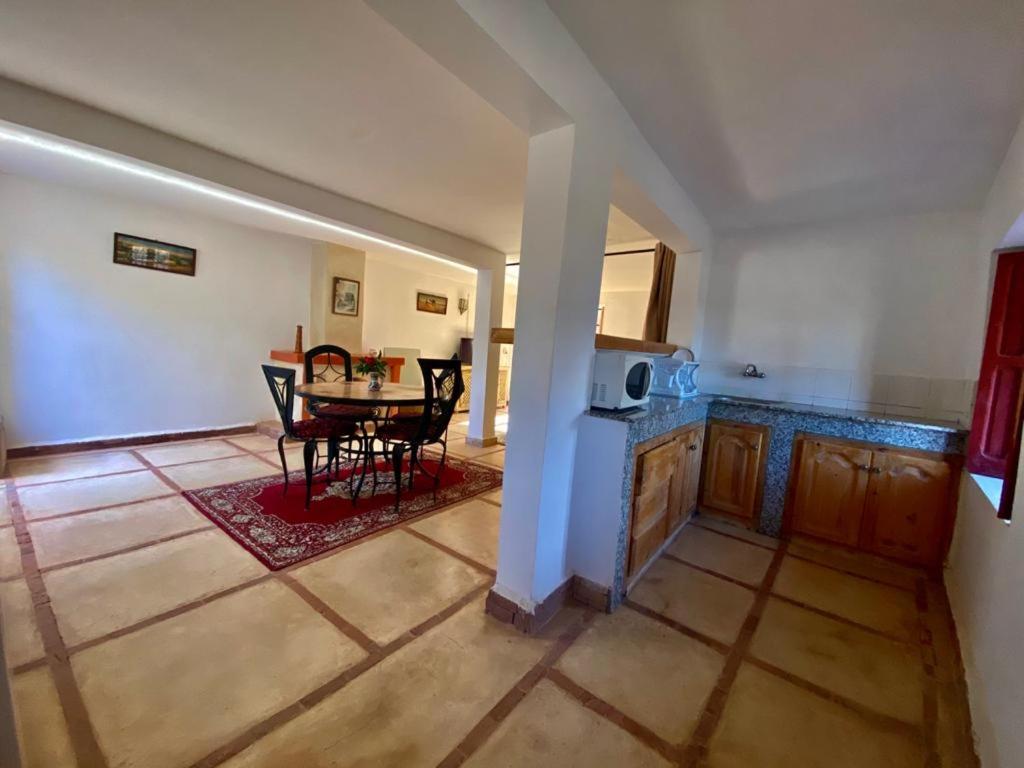 Apartment with Lake View - Photo 7