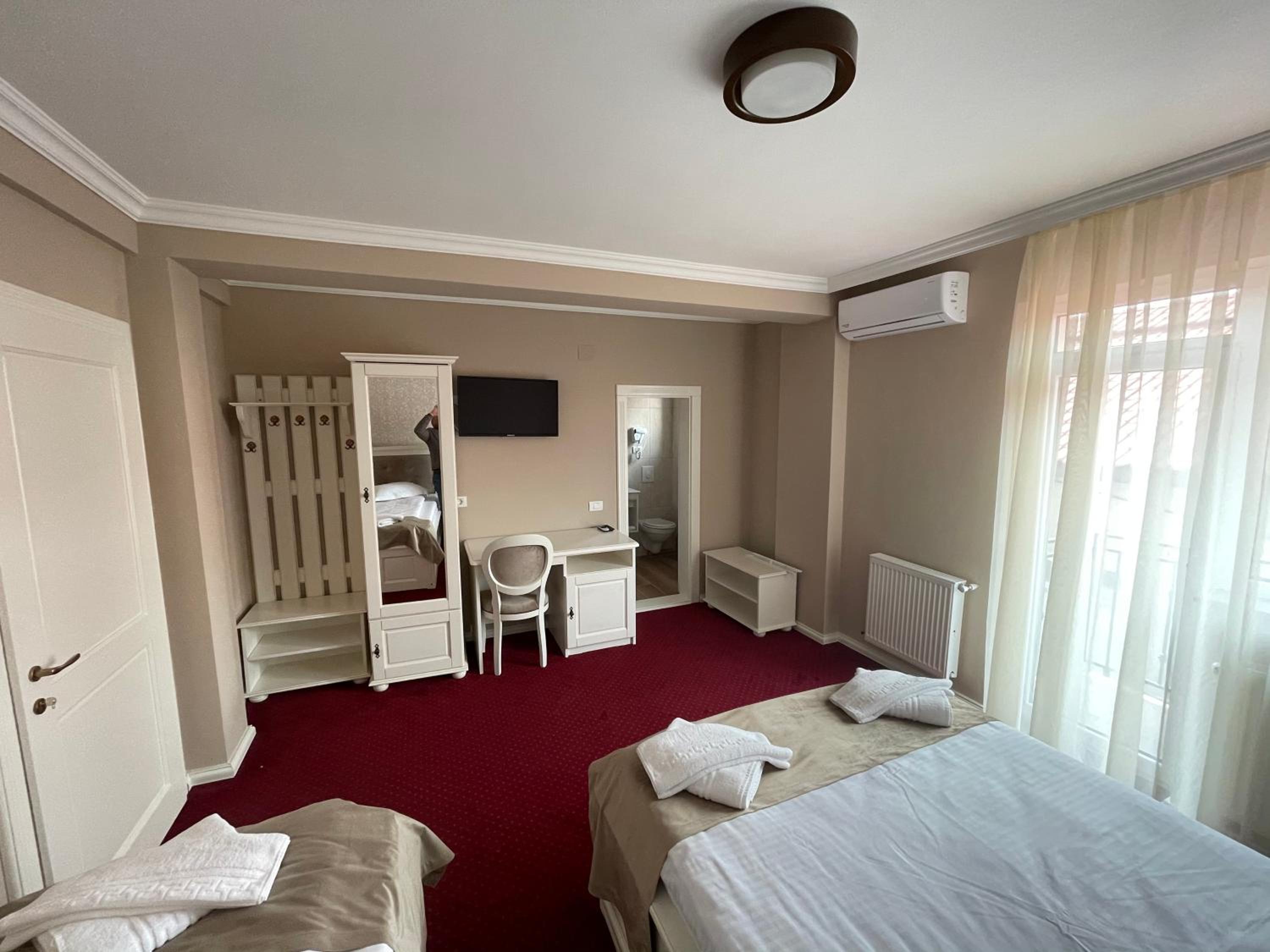 Triple Room with Balcony photo 1