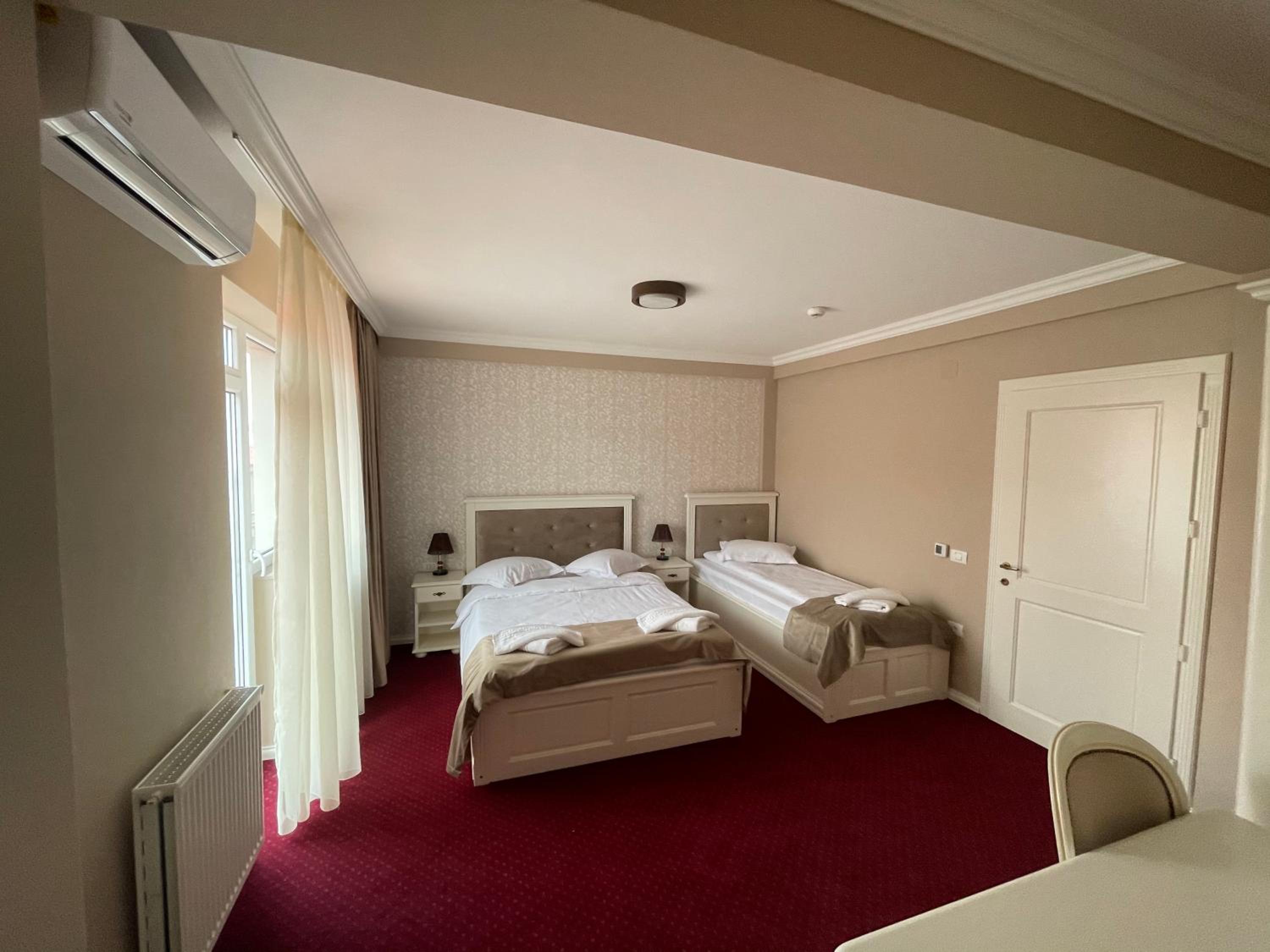 Triple Room with Balcony photo 3