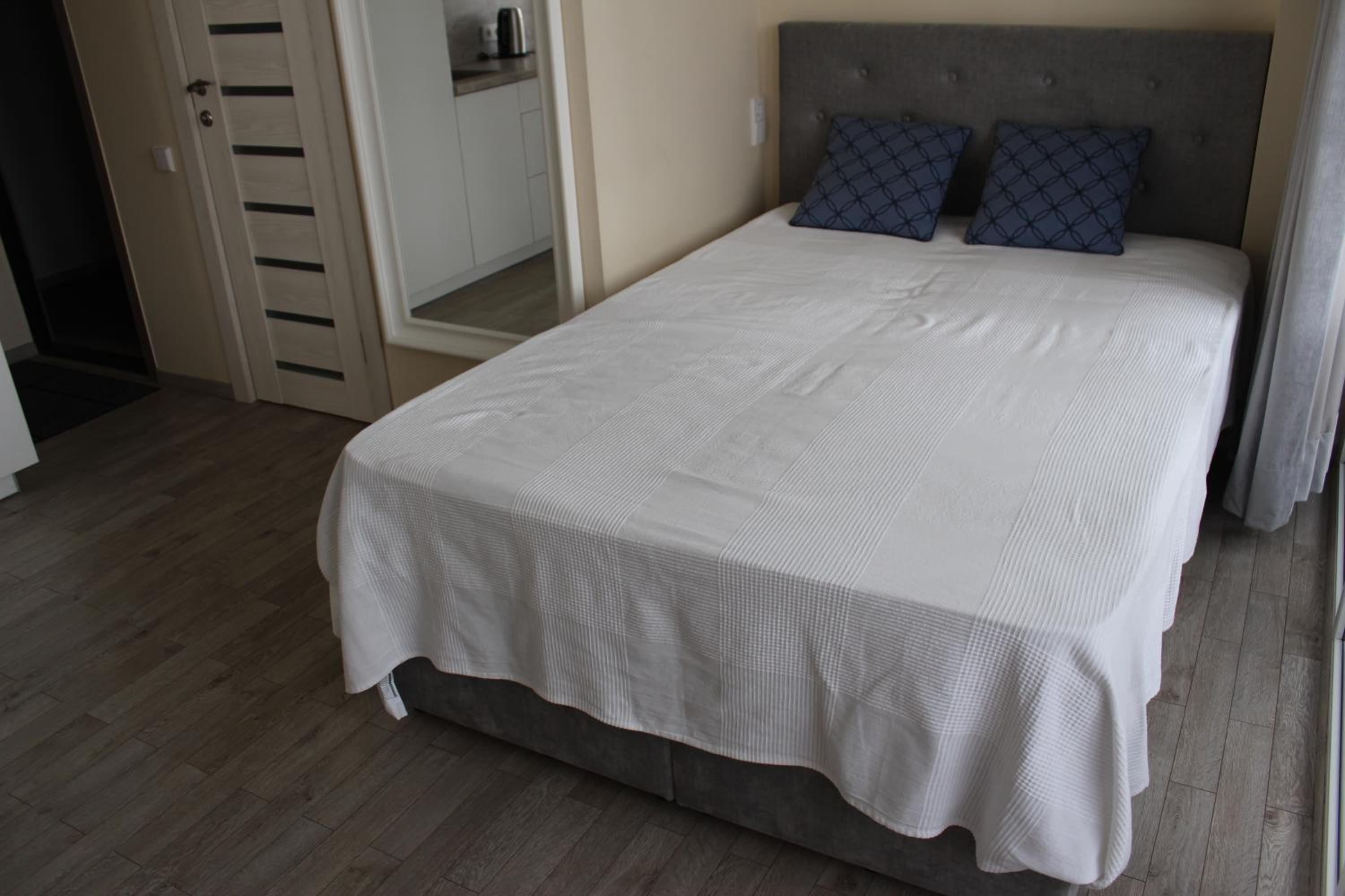 One-Bedroom Apartment - Photo 13