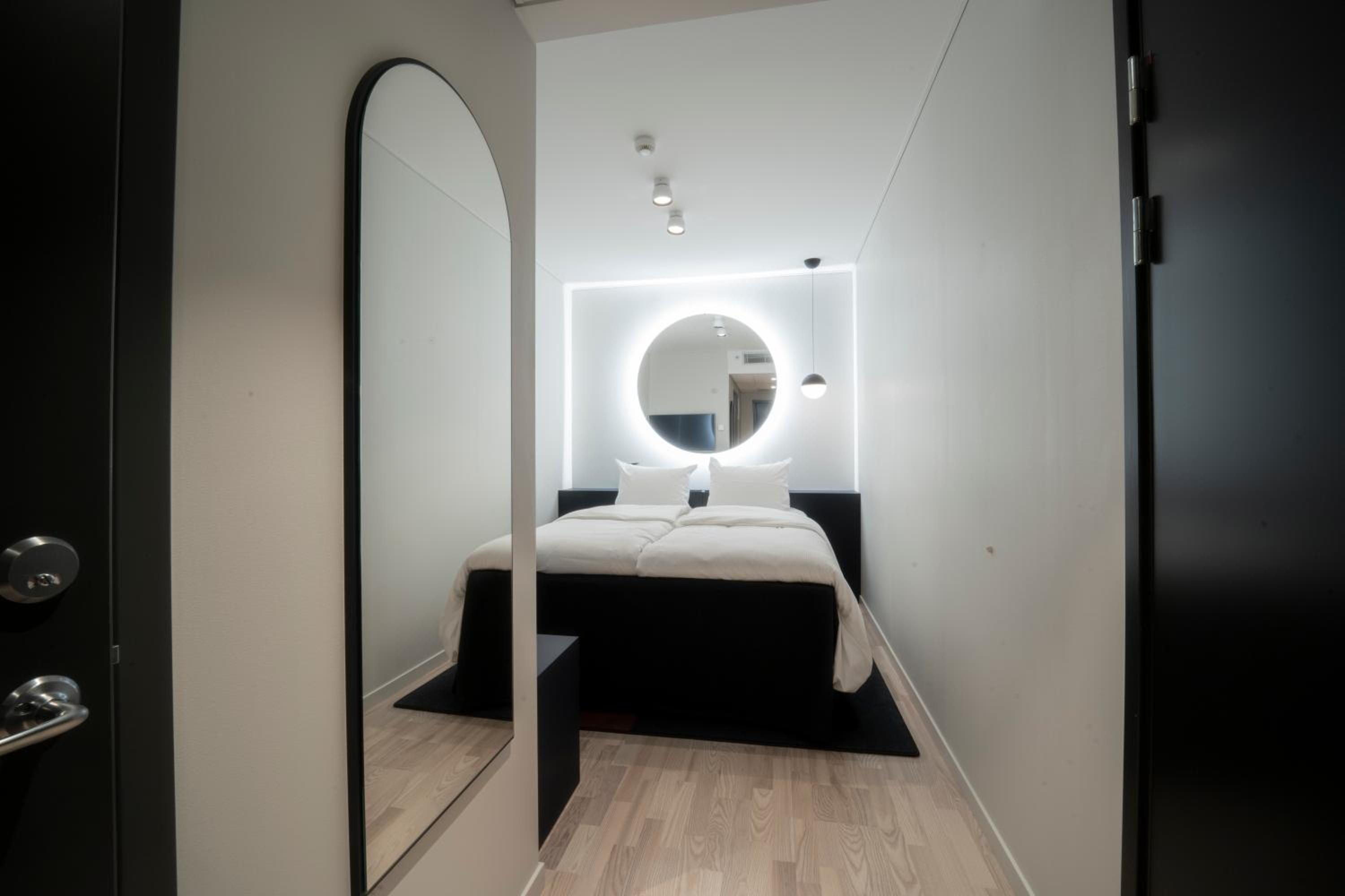 Compact Double (No Window) photo 1