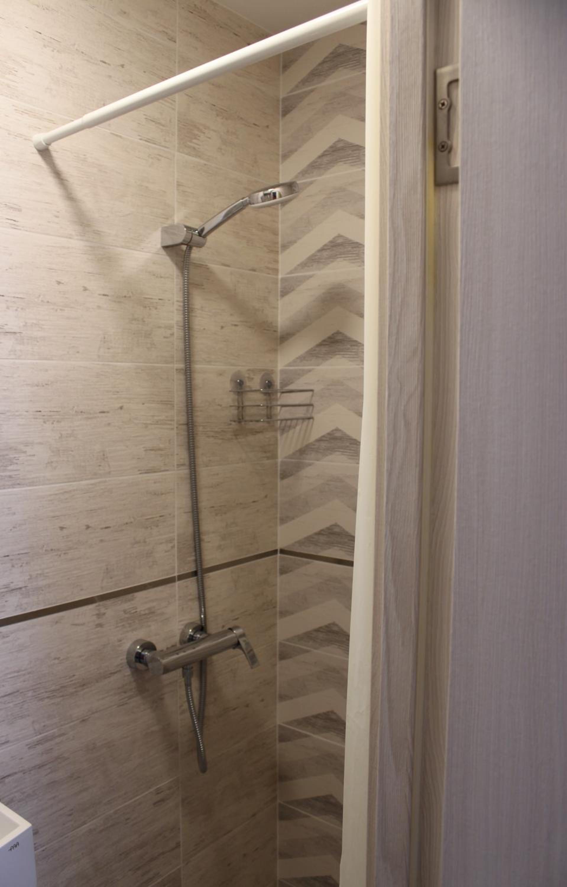 One-Bedroom Apartment - Photo 15