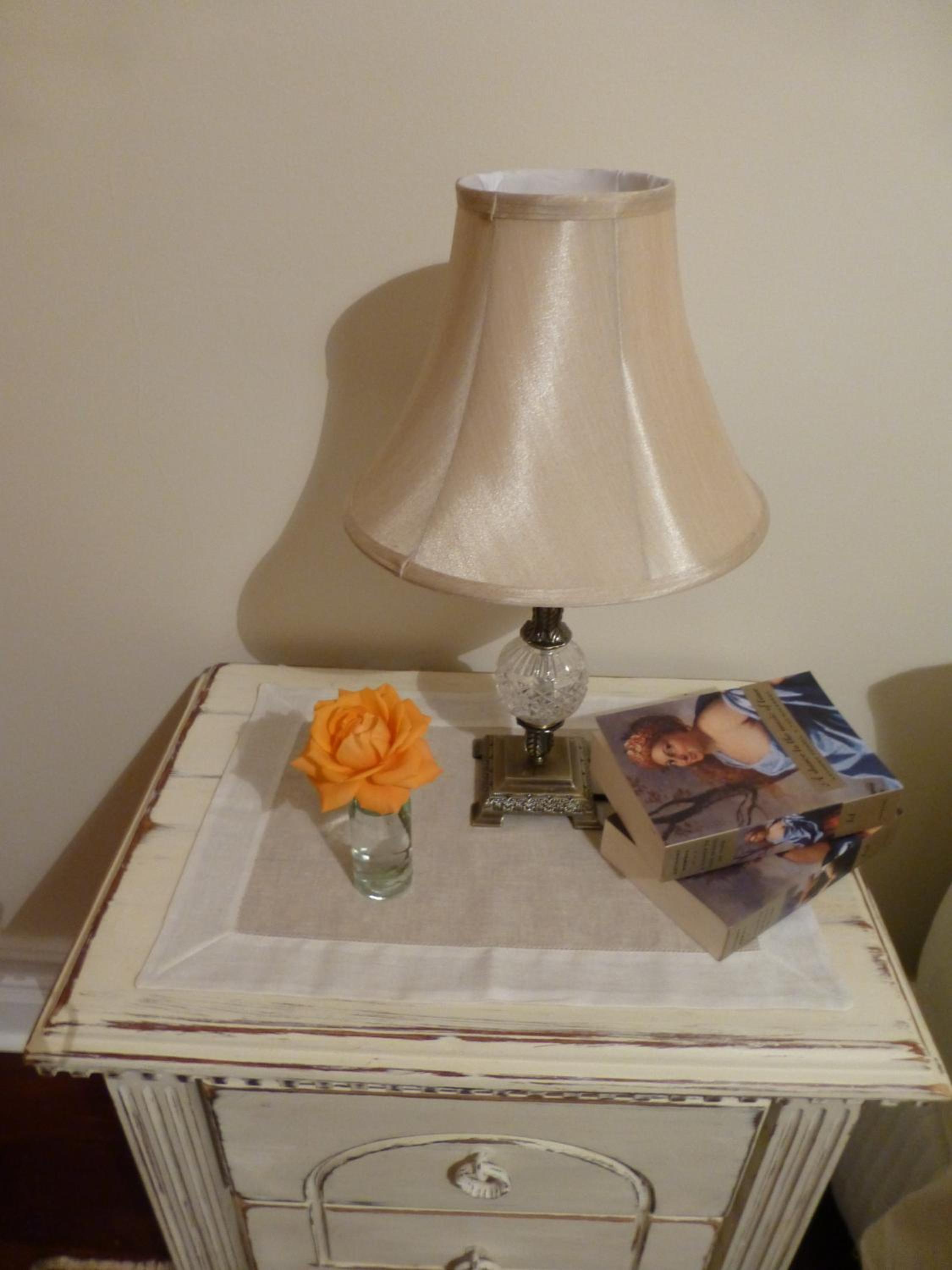 Deluxe Queen Room thumbnail 6