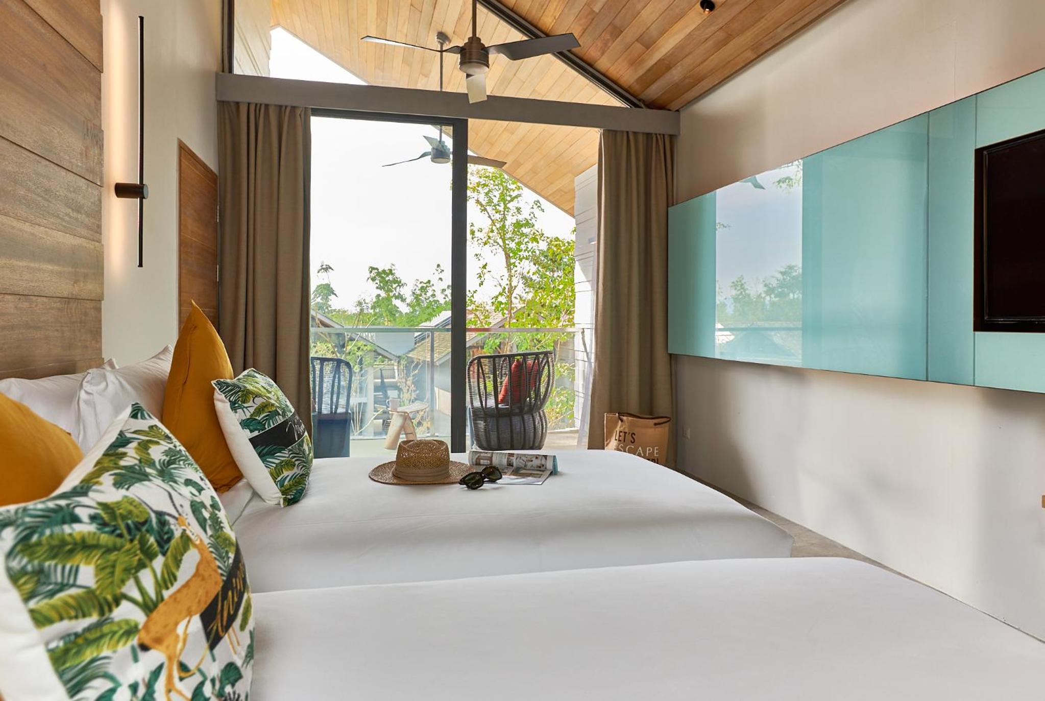 Deluxe Room with Schedule Boat Transfer - Photo 8