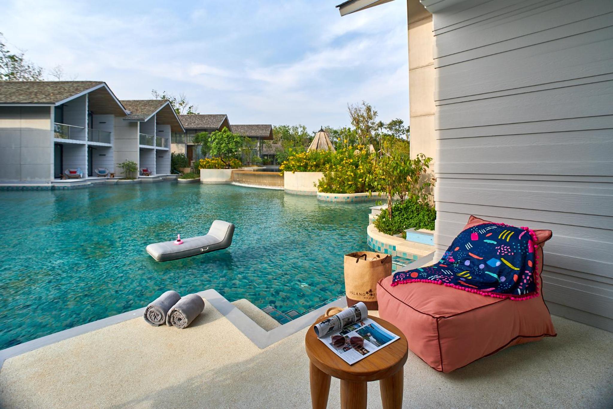 Deluxe Pool Access with Schedule Boat Transfer - Photo 2