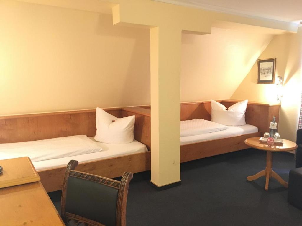 Standard Twin Room - Photo 5