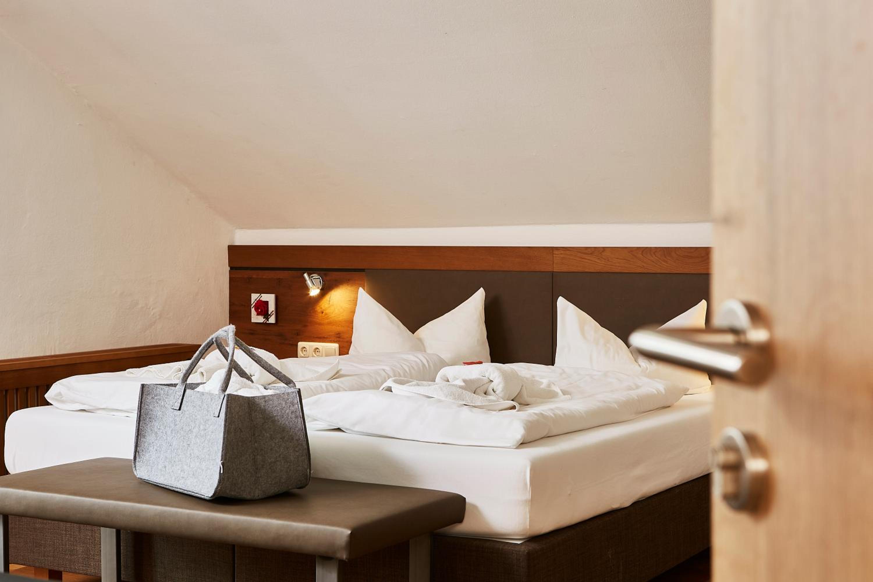 Double Room - Photo 8