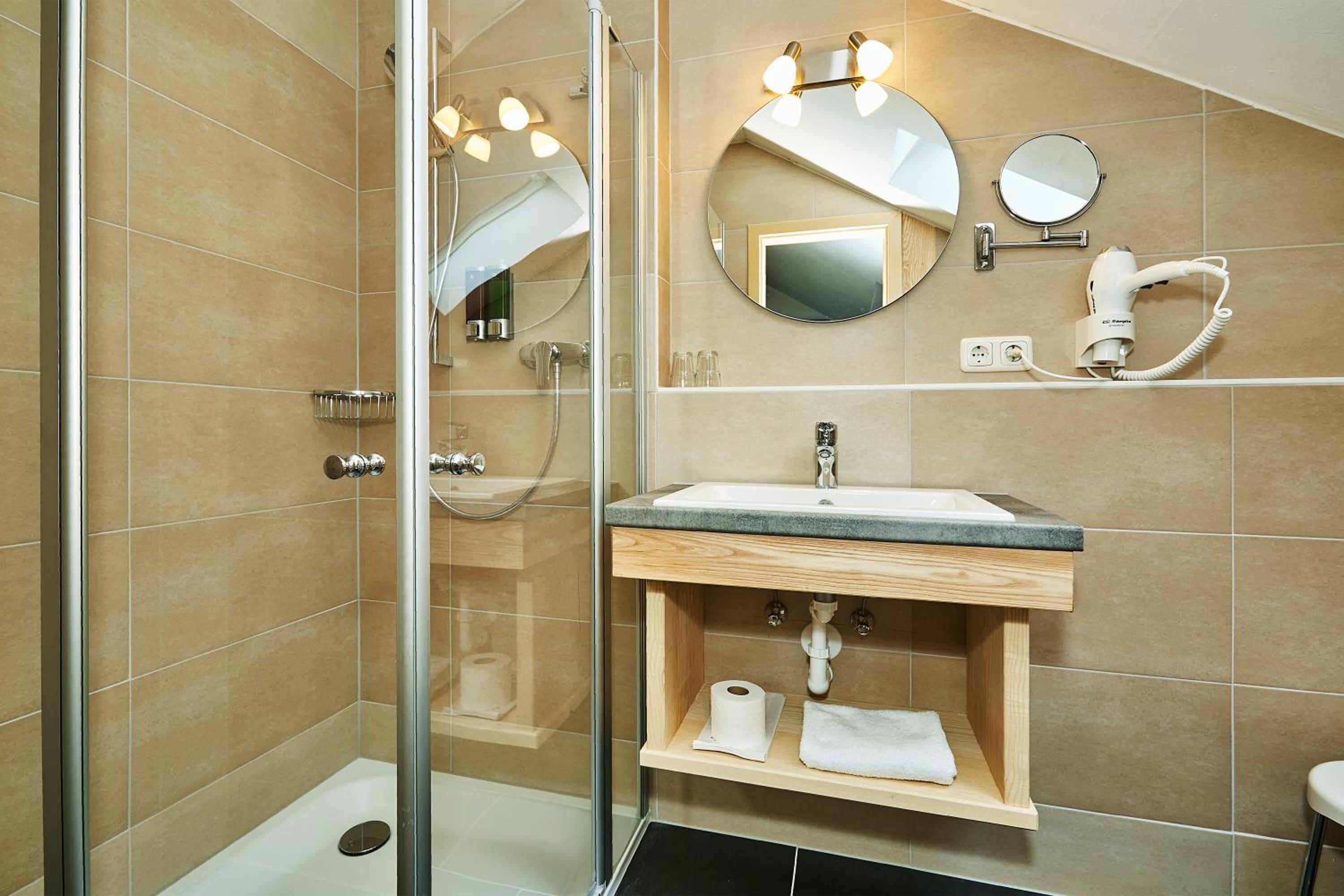 Double Room - Photo 7