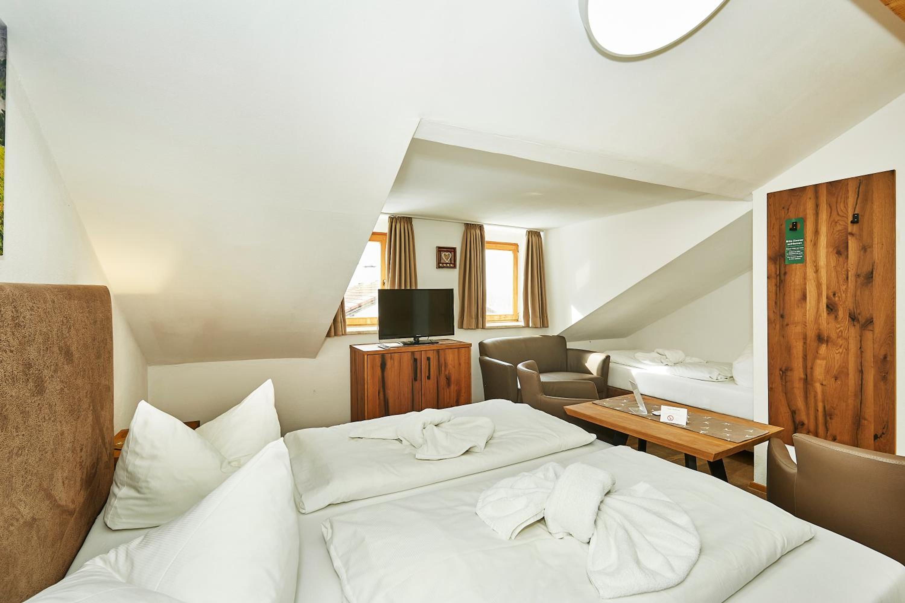 Triple Room - Photo 6