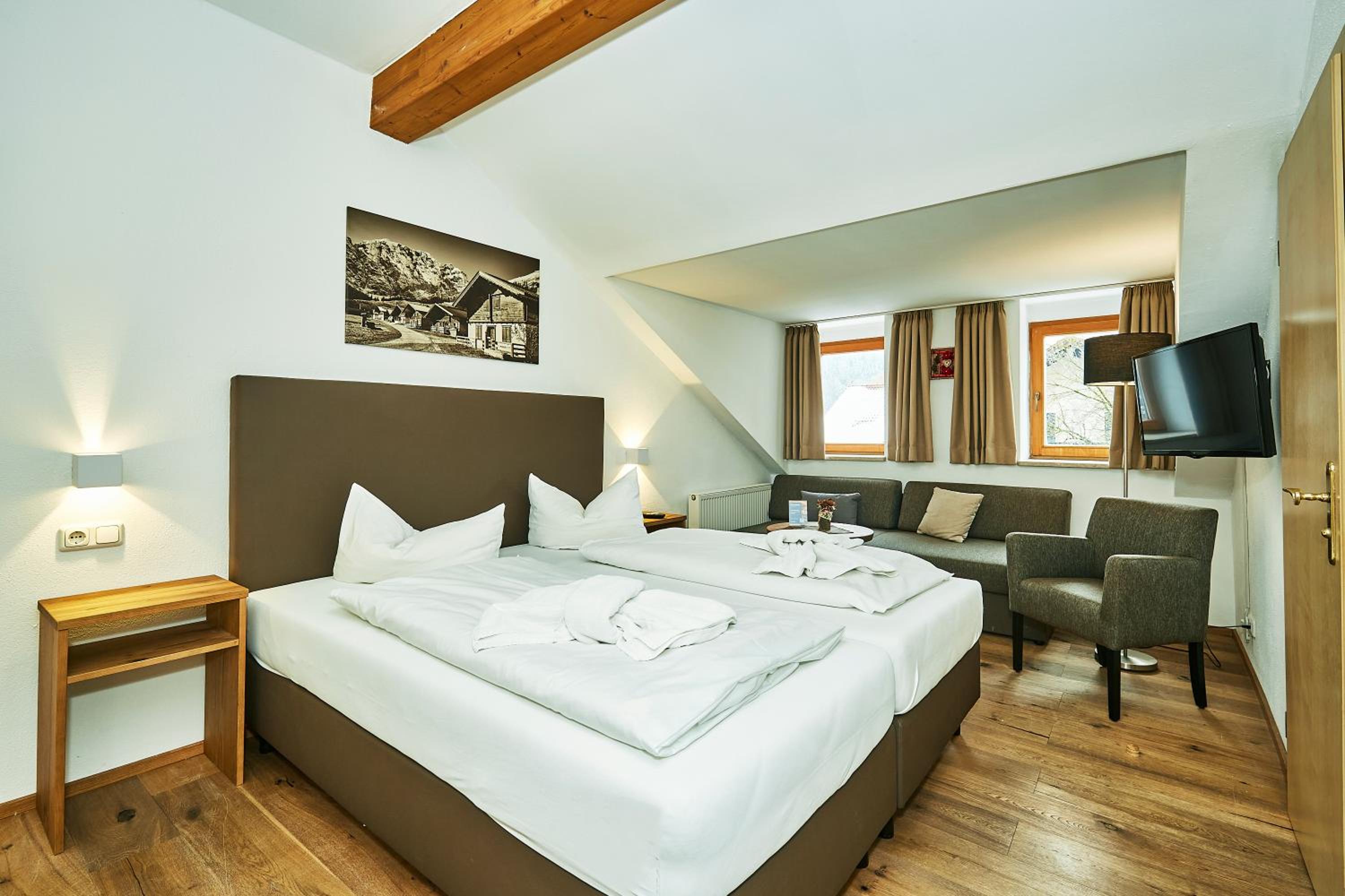 Double Room - Photo 12
