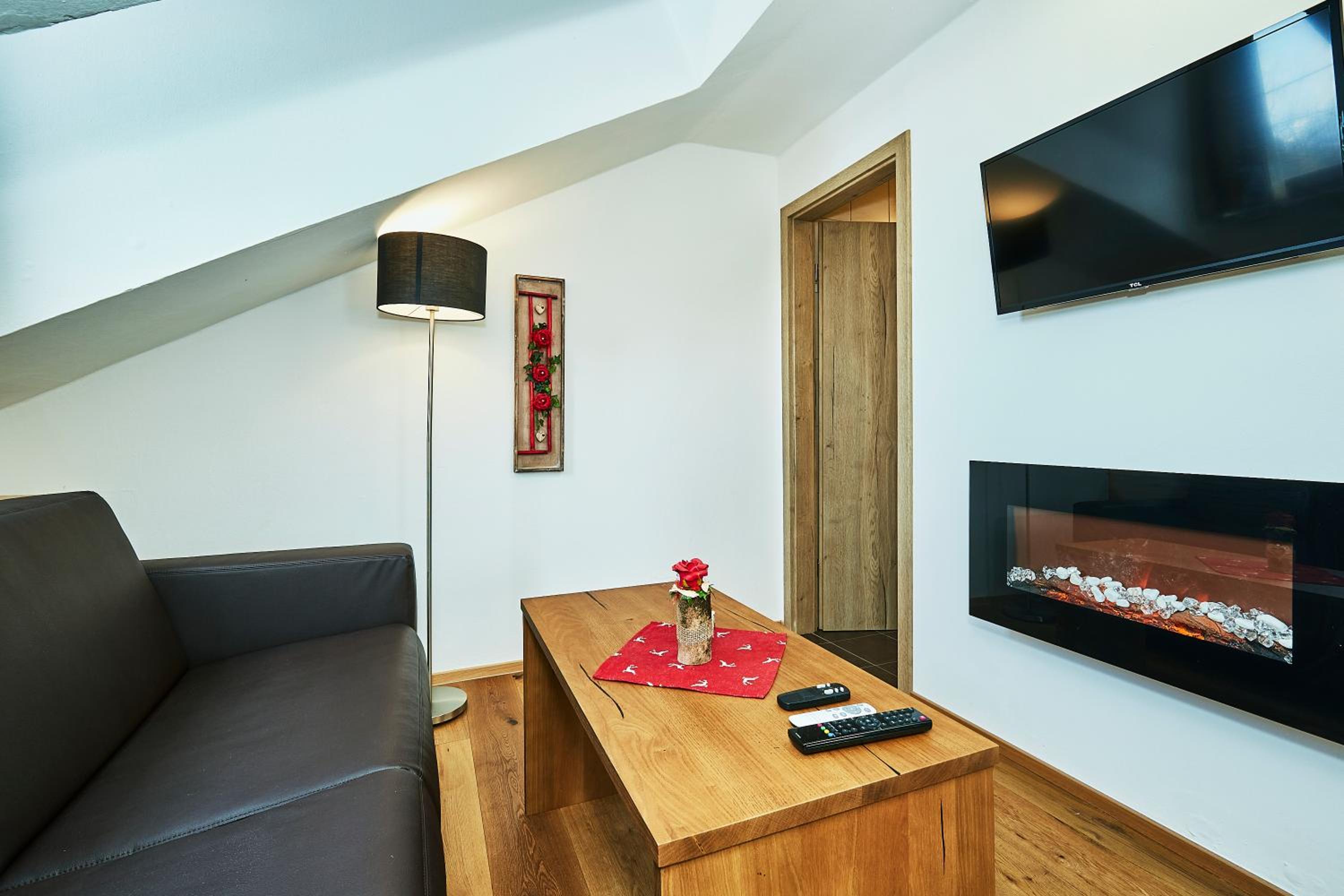 Double Room - Photo 11