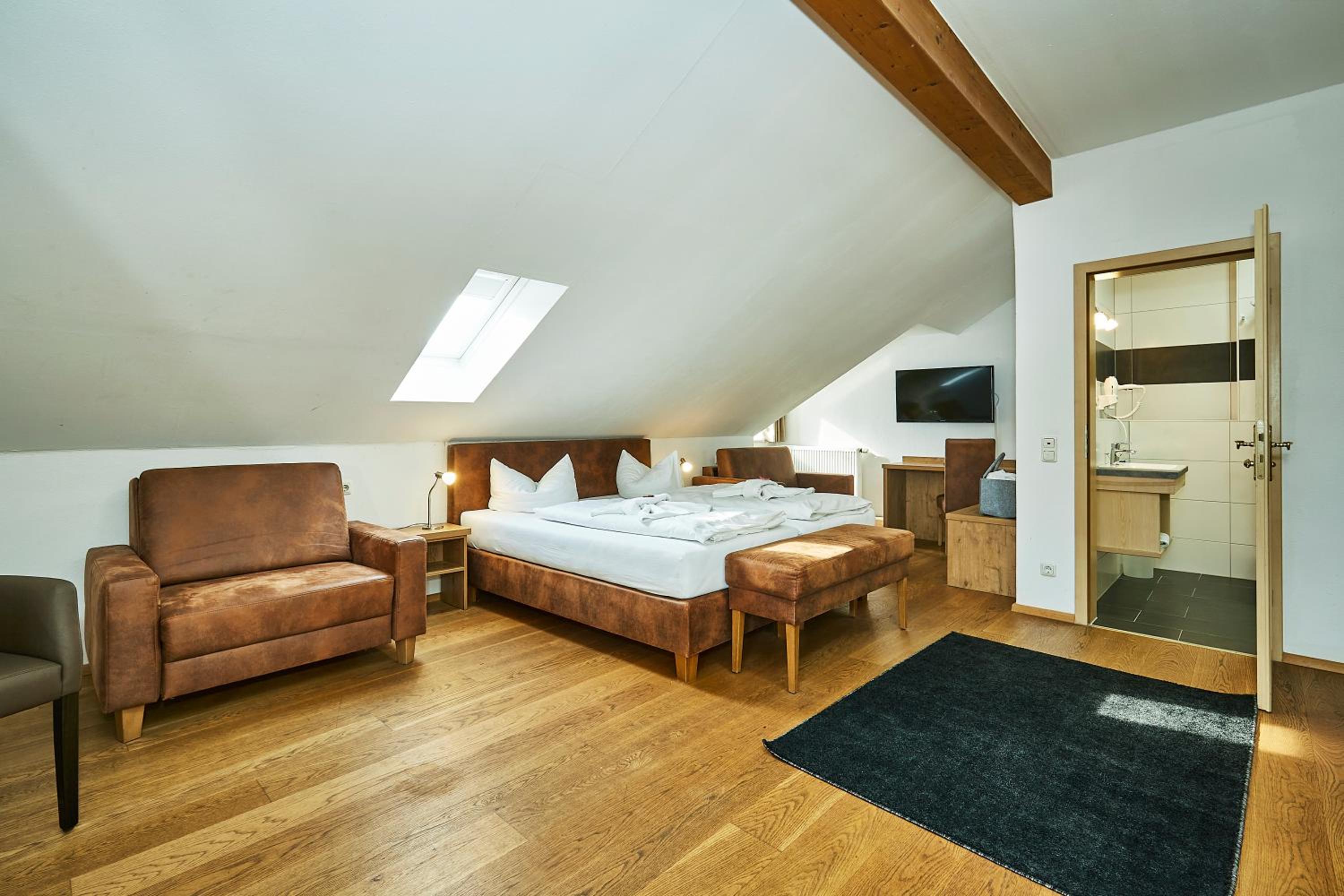 Double Room - Photo 24