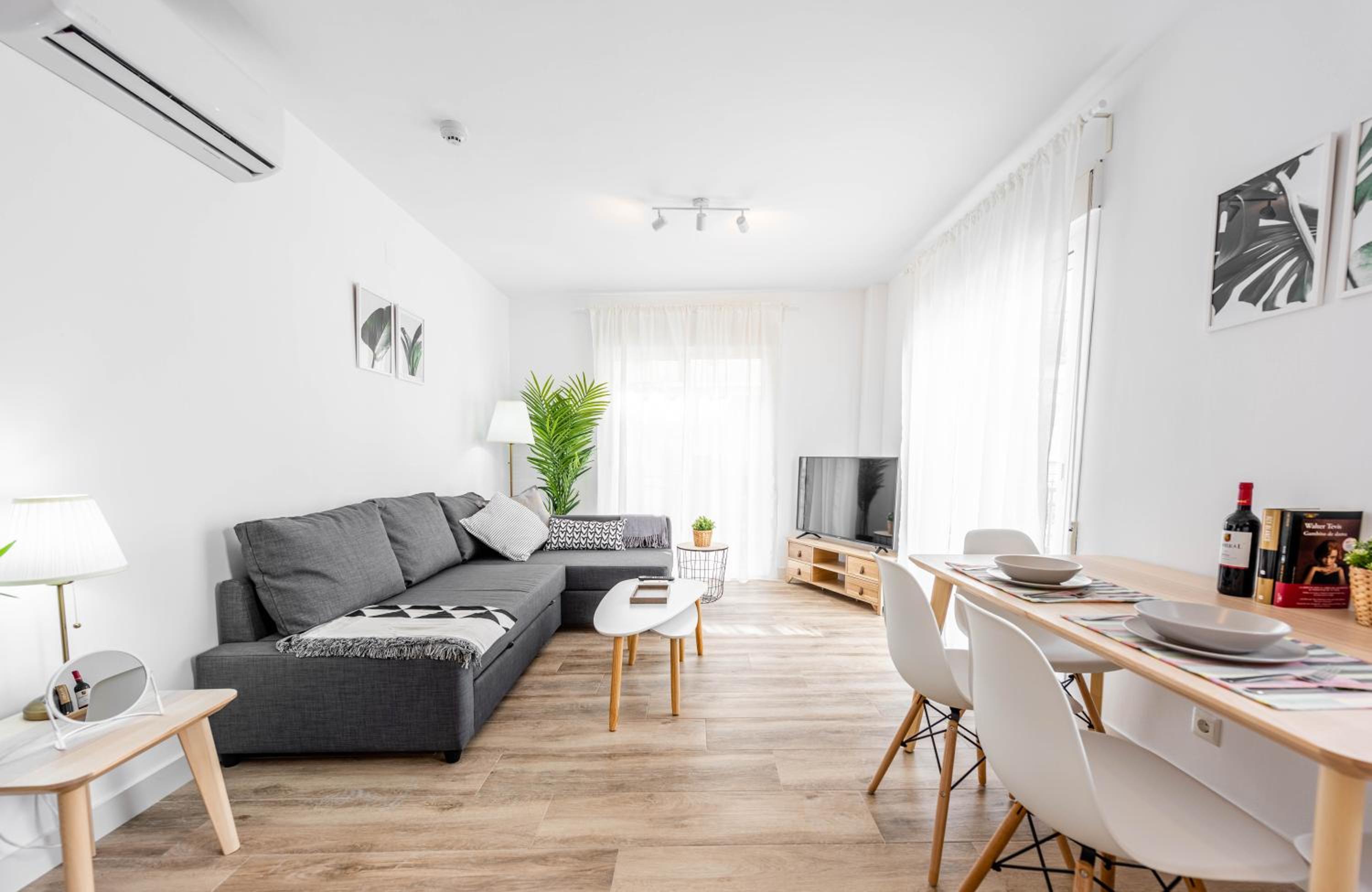 One-Bedroom Apartment - Photo 1