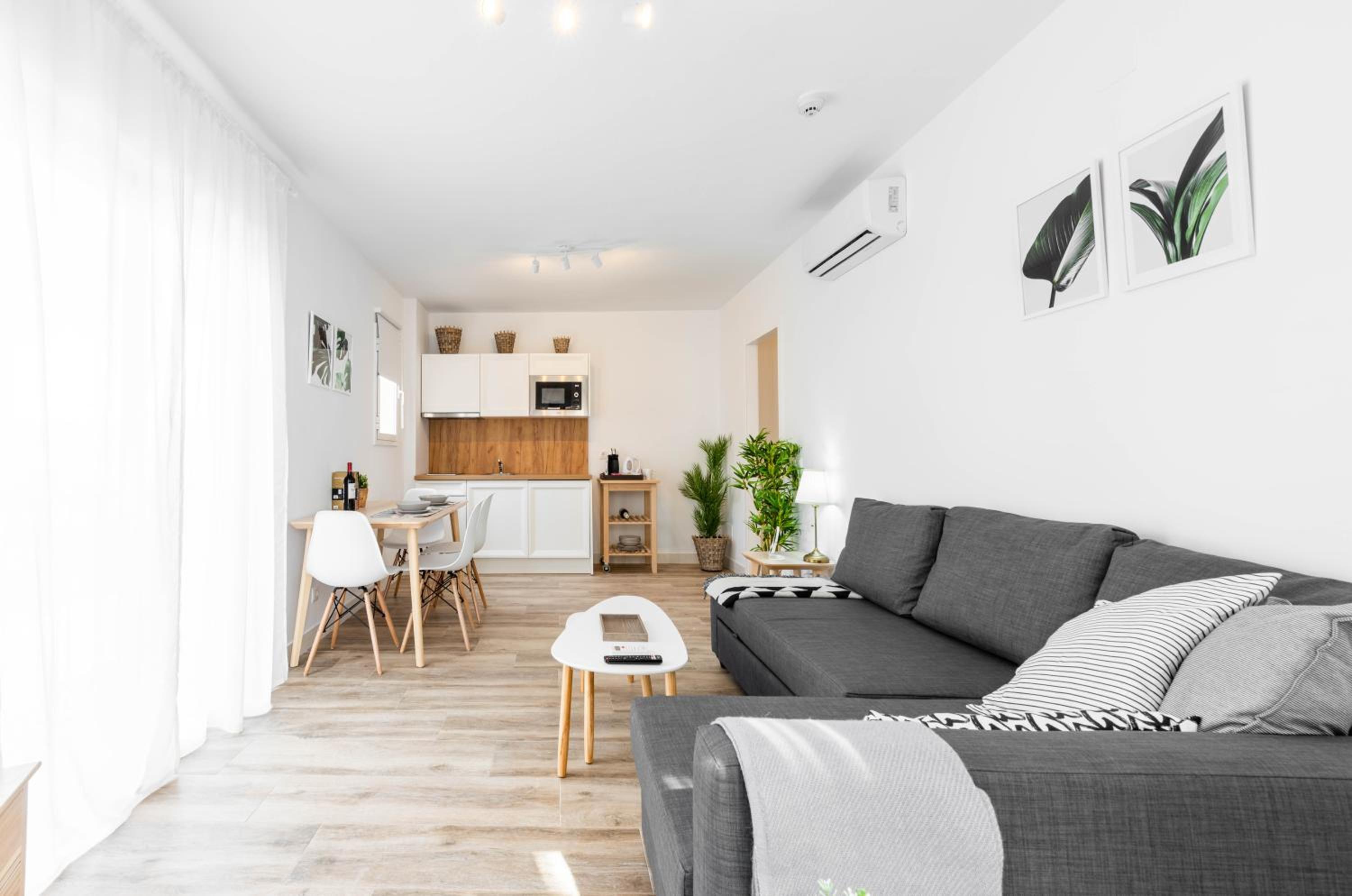 One-Bedroom Apartment - Photo 12