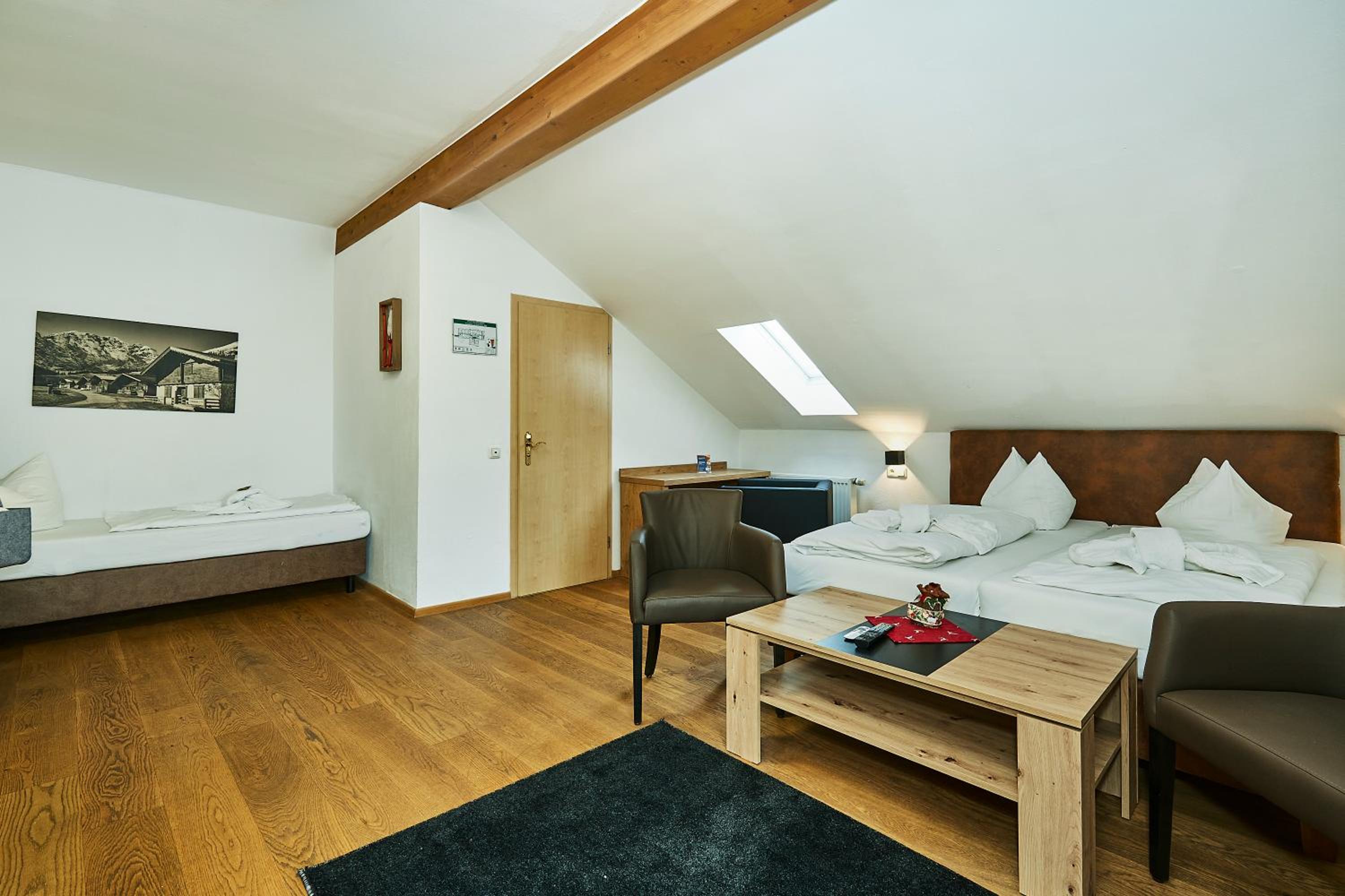 Triple Room - Photo 9