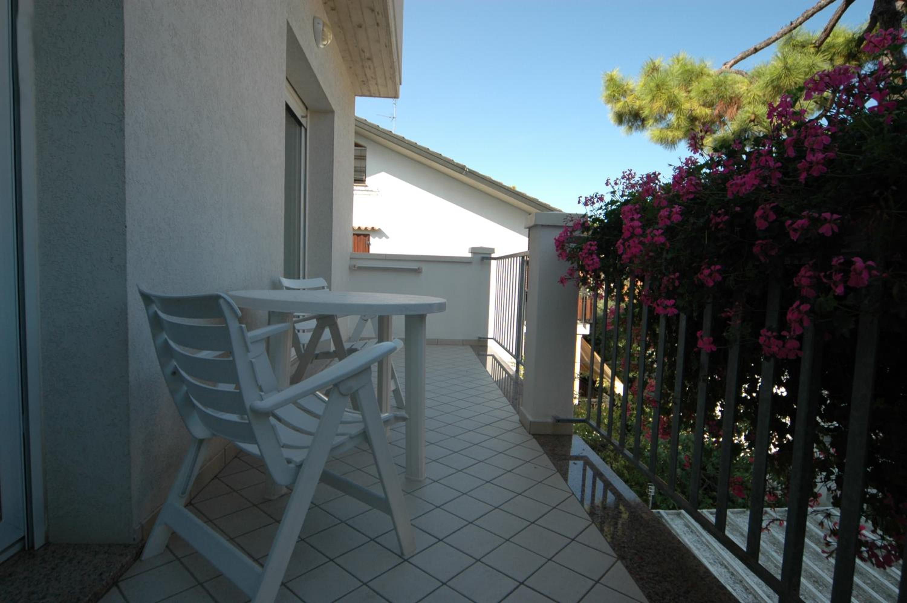 One-Bedroom Apartment (4 Adults) photo 2