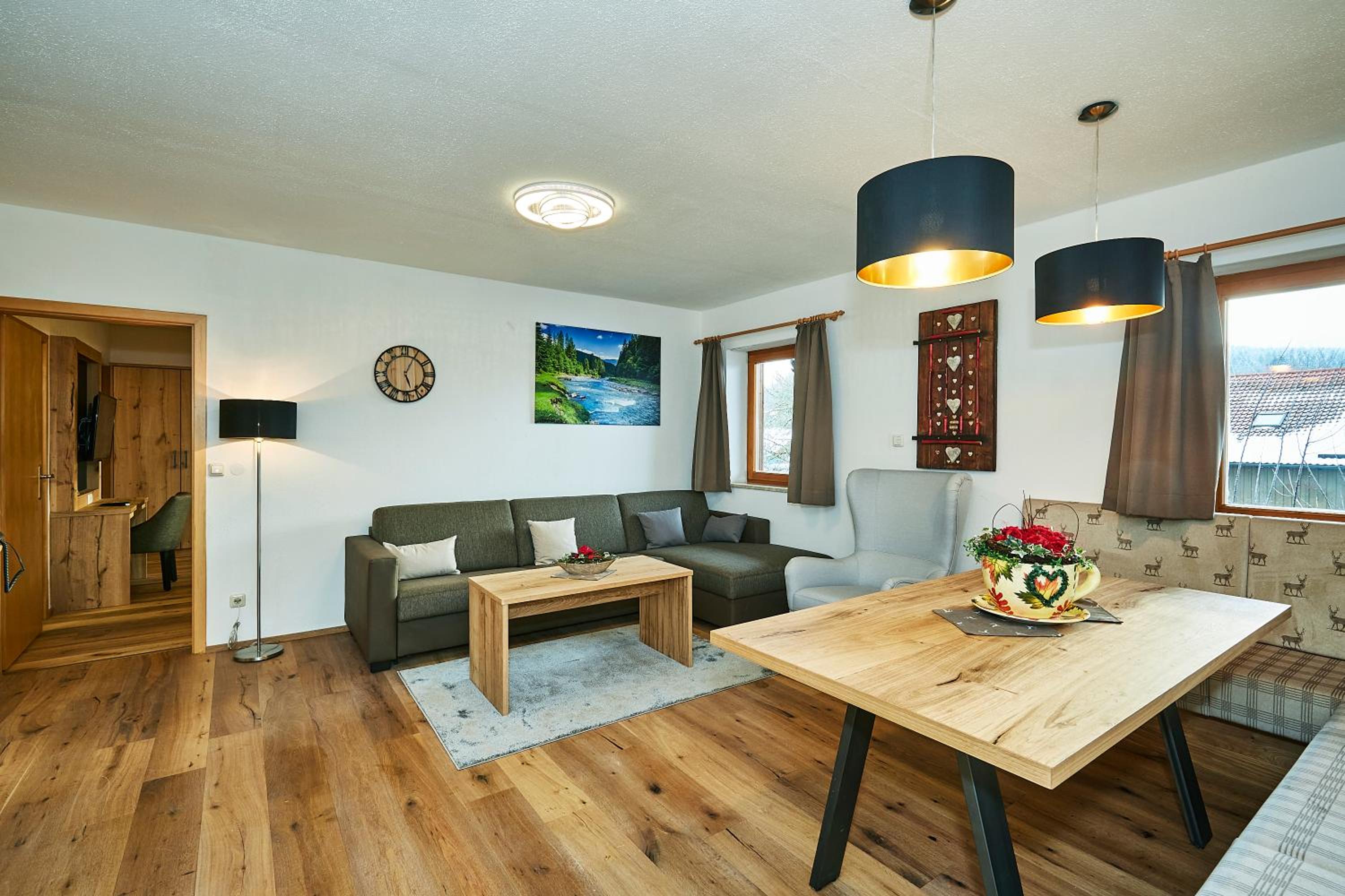 Apartment with Balcony photo 2