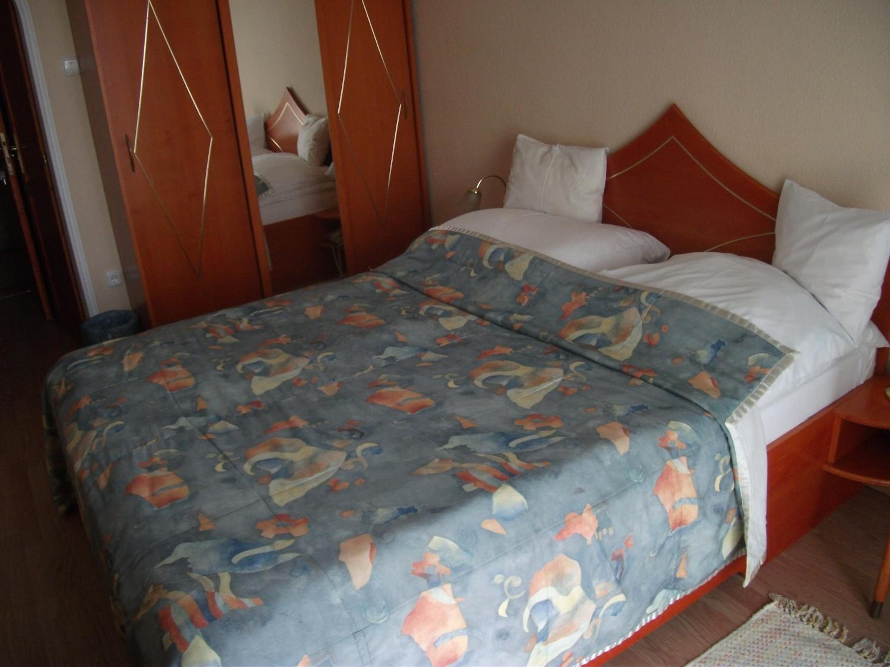 Suite - Photo 3