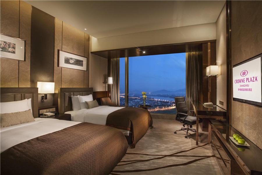 Premium King Room with Lake View