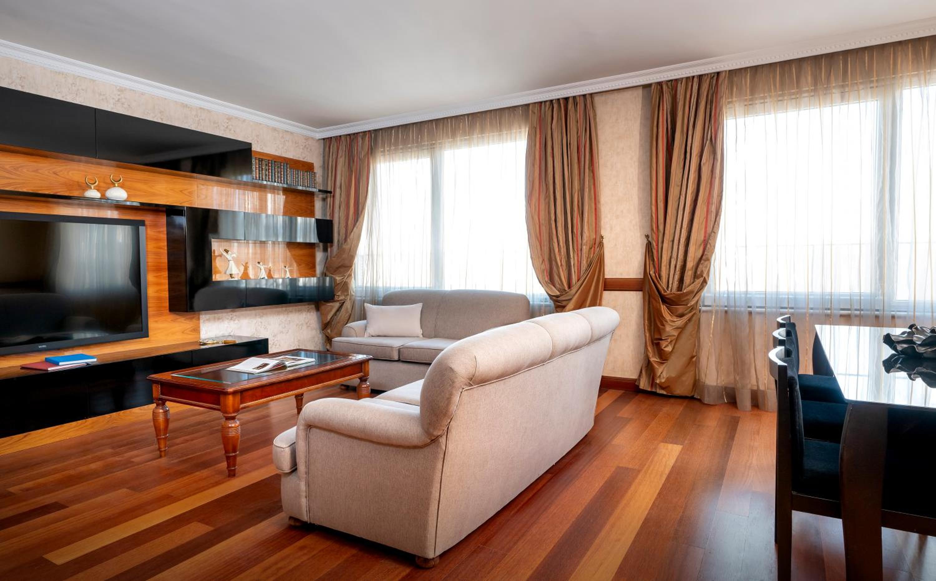 Presidential Suite photo 2