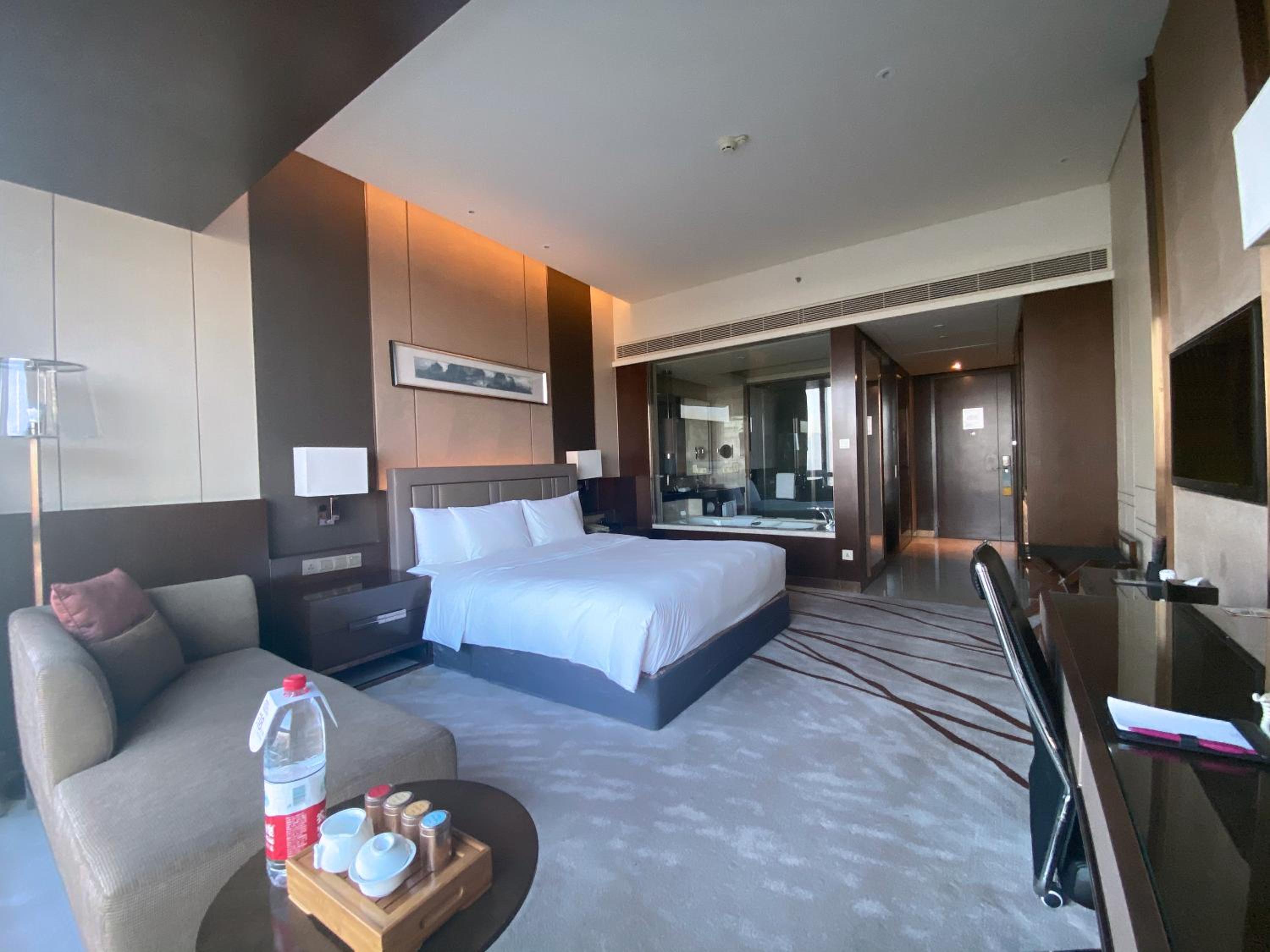 Superior King Suite with Living Area photo 2
