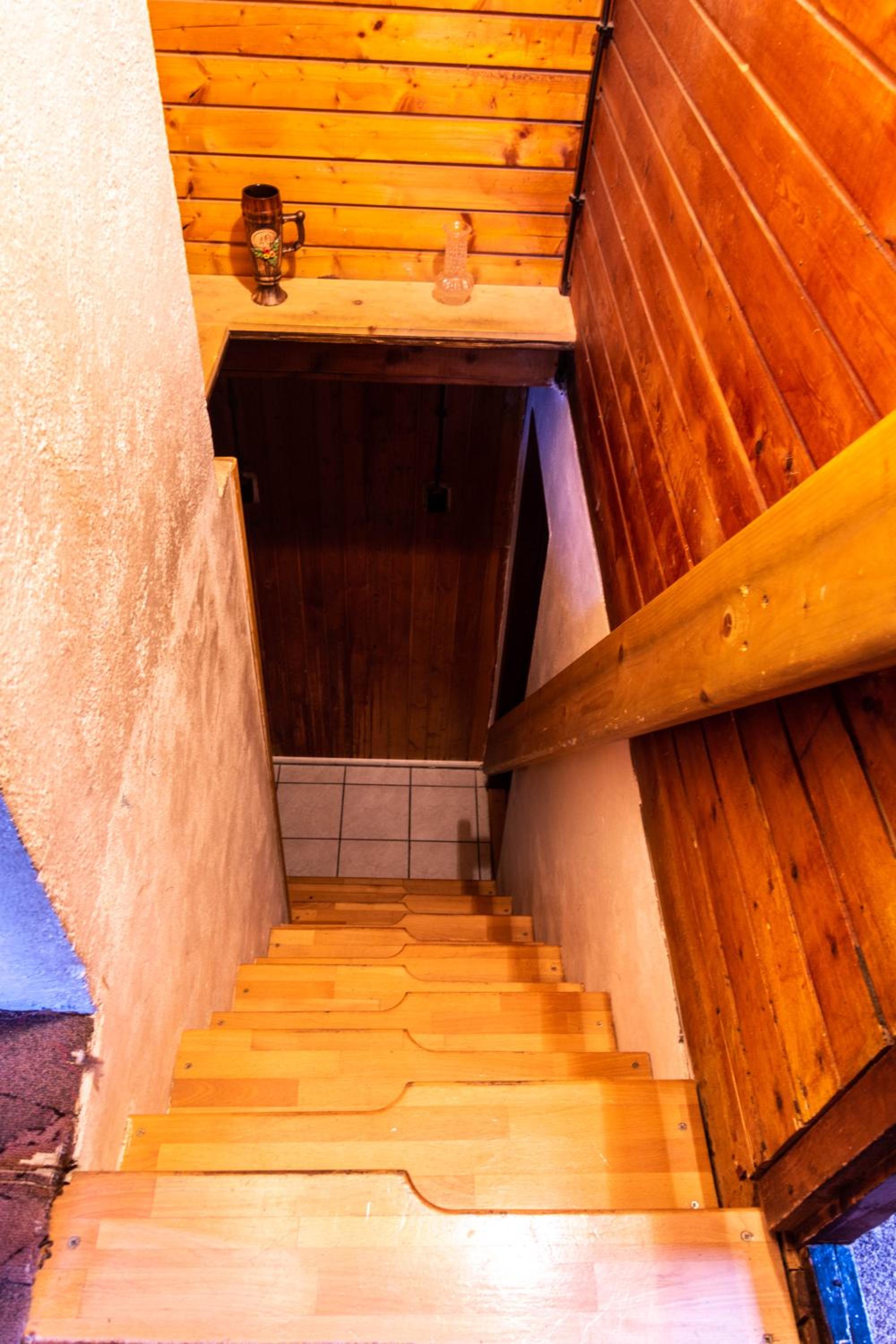 Three-Bedroom Apartment (10 Adults) - Photo 6