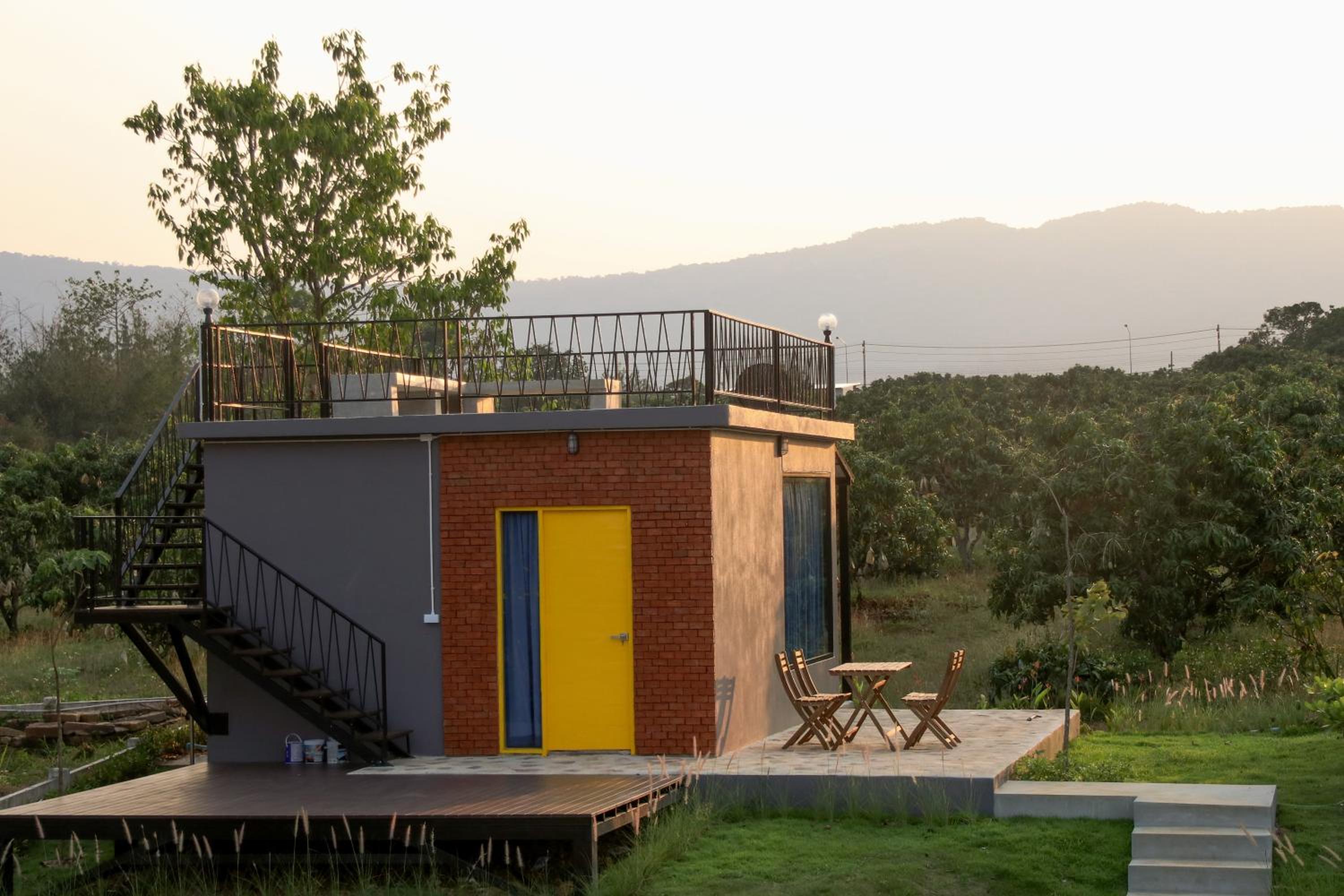 One-Bedroom House - Photo 2