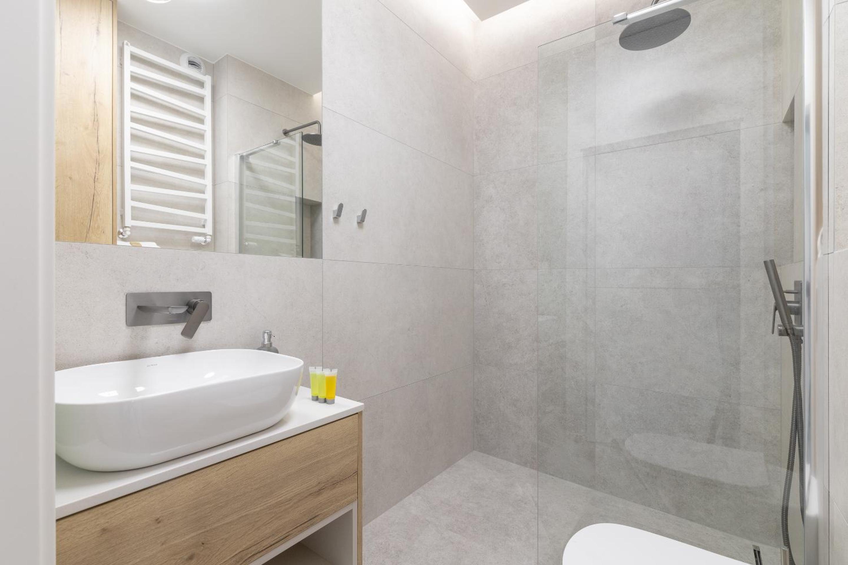 One-Bedroom Apartment - Photo 18